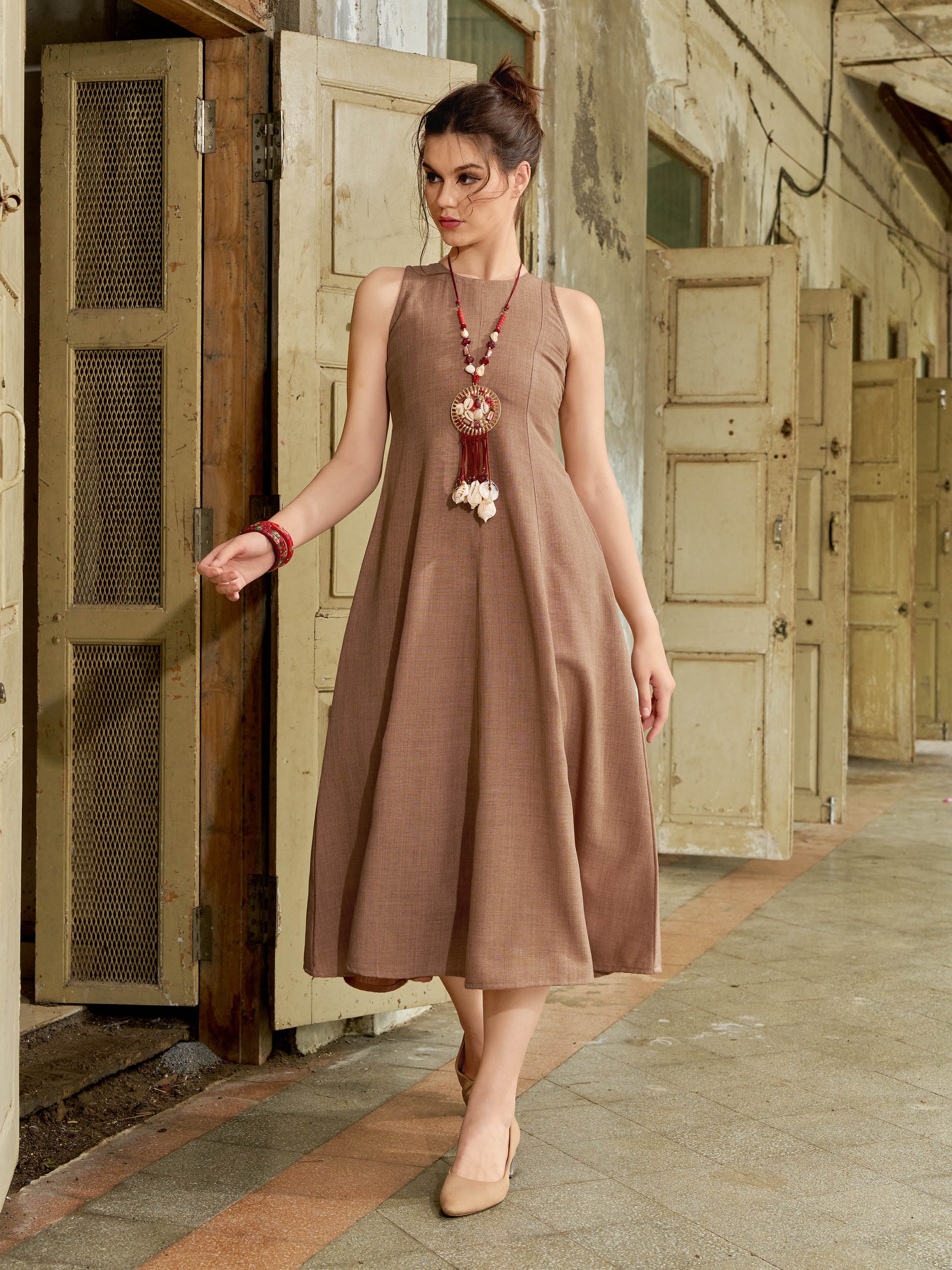 Women Midi Knee Length Sleeveless Boat Neck Solid Dress