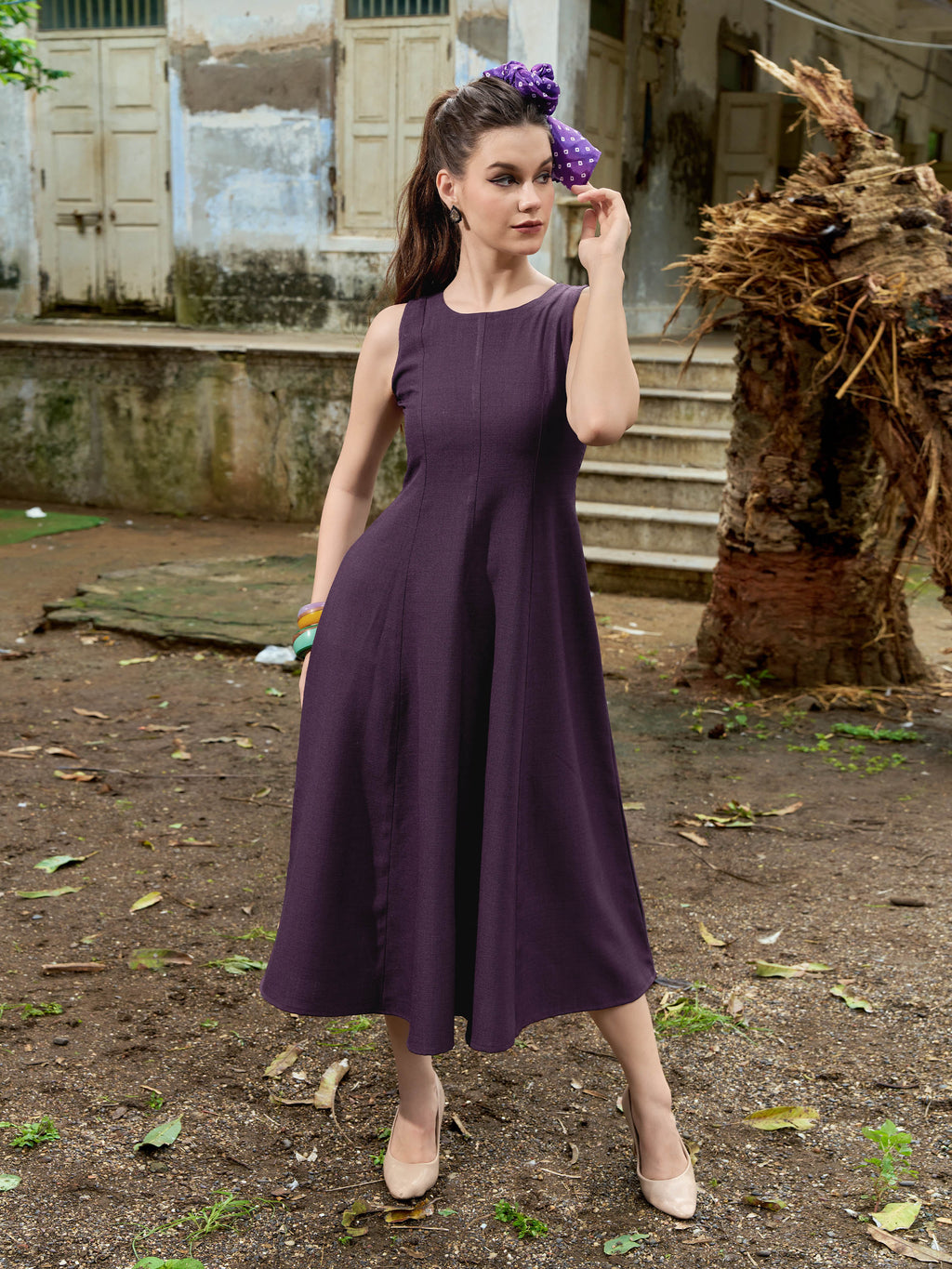 Solid Knee Length Sleeveless Dress