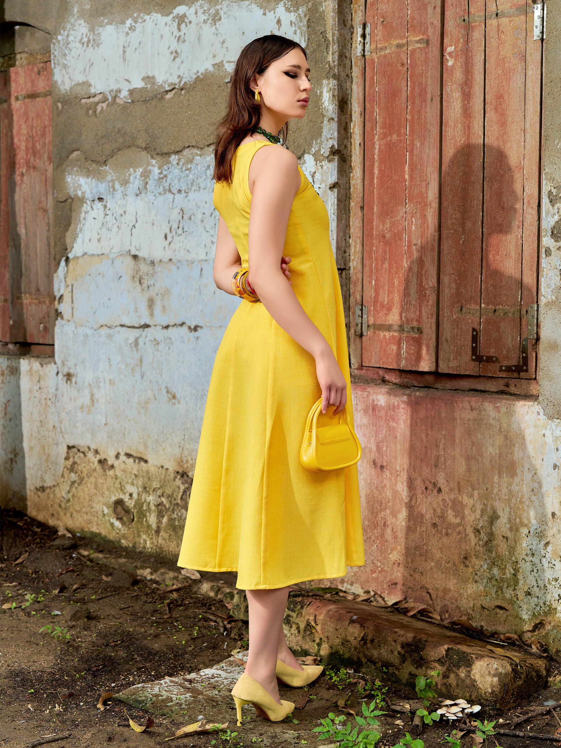 Women Midi Knee Length Sleeveless Boat Neck Solid Dress