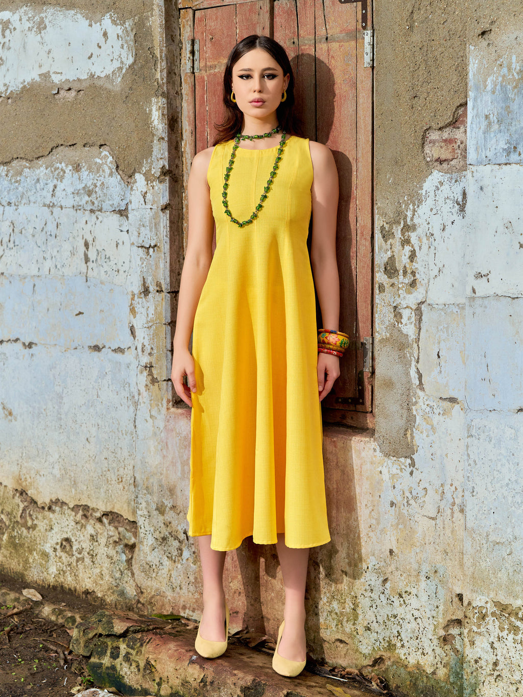 Solid Knee Length Sleeveless Dress
