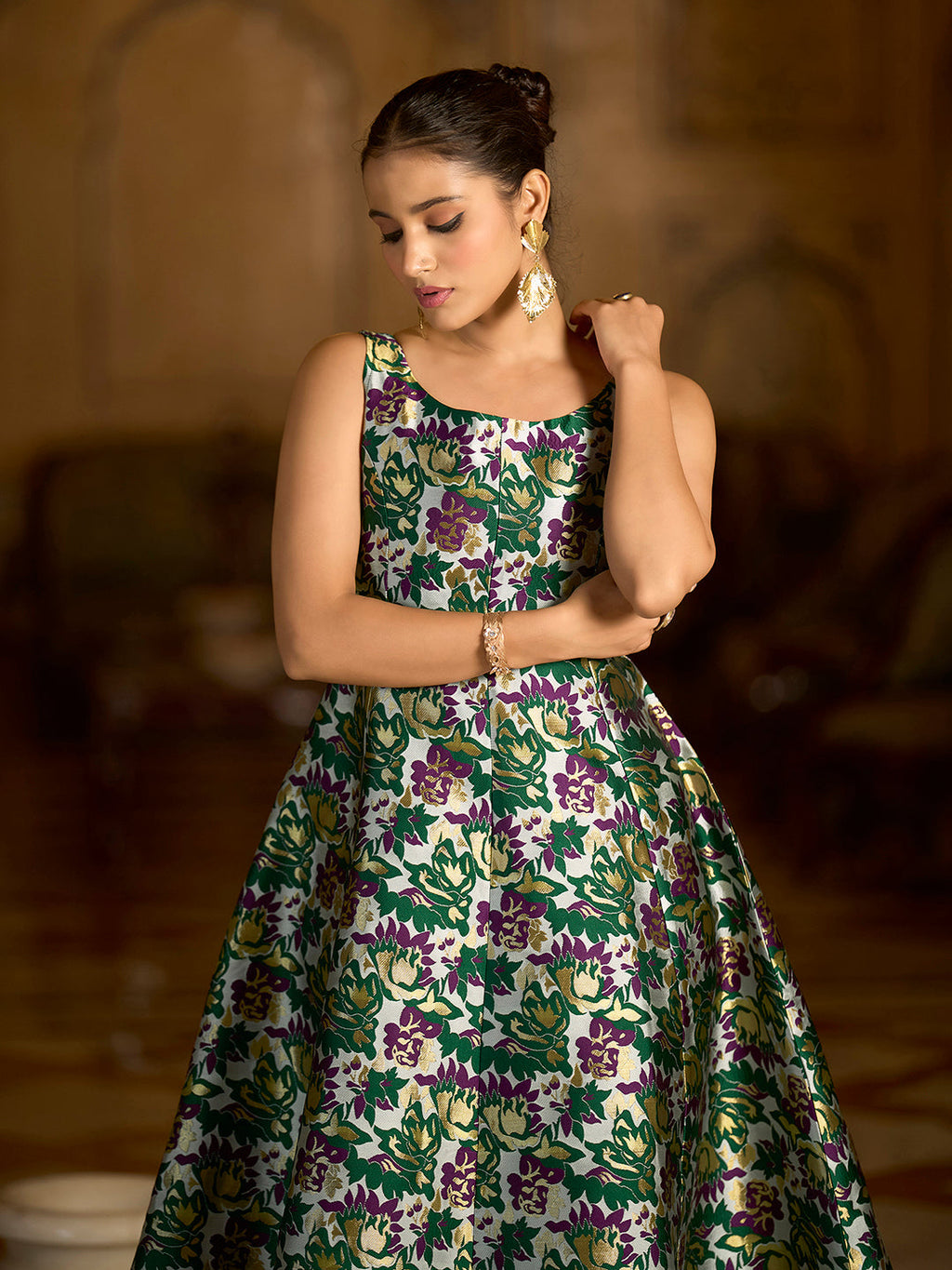 Midi Length Sleeveless Emblished Dress