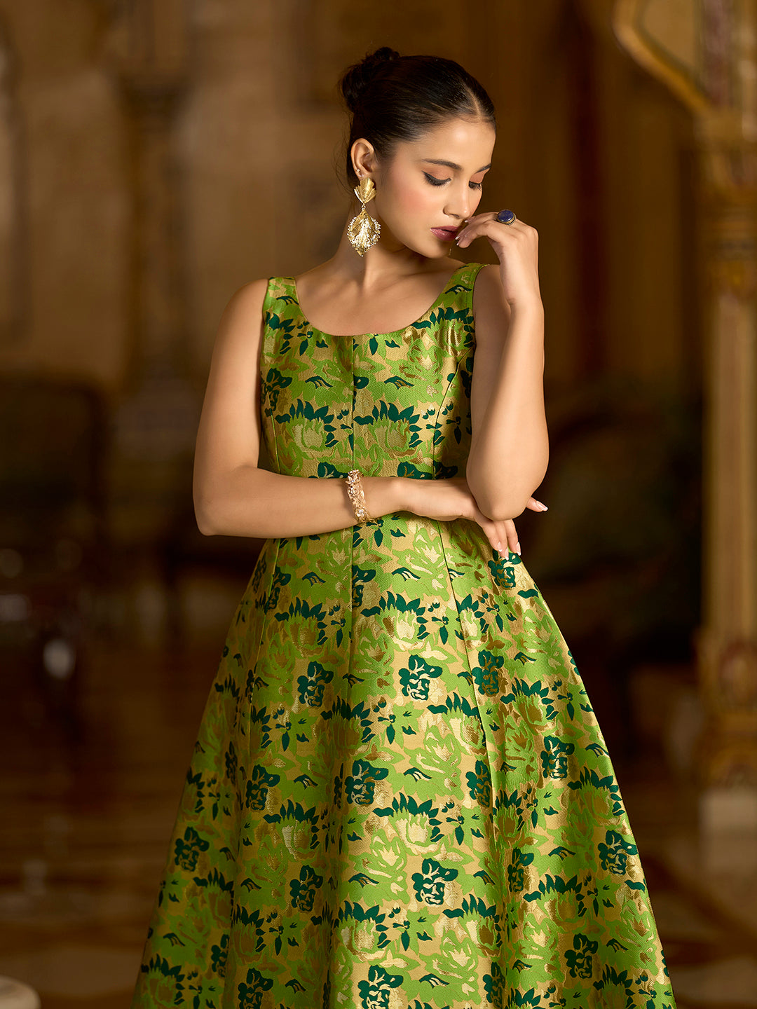 Midi Length Sleeveless Emblished Dress