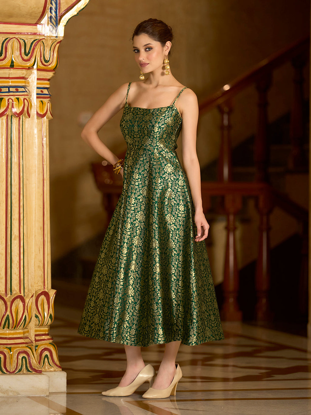 Midi Length Sleeveless Emblished Dress