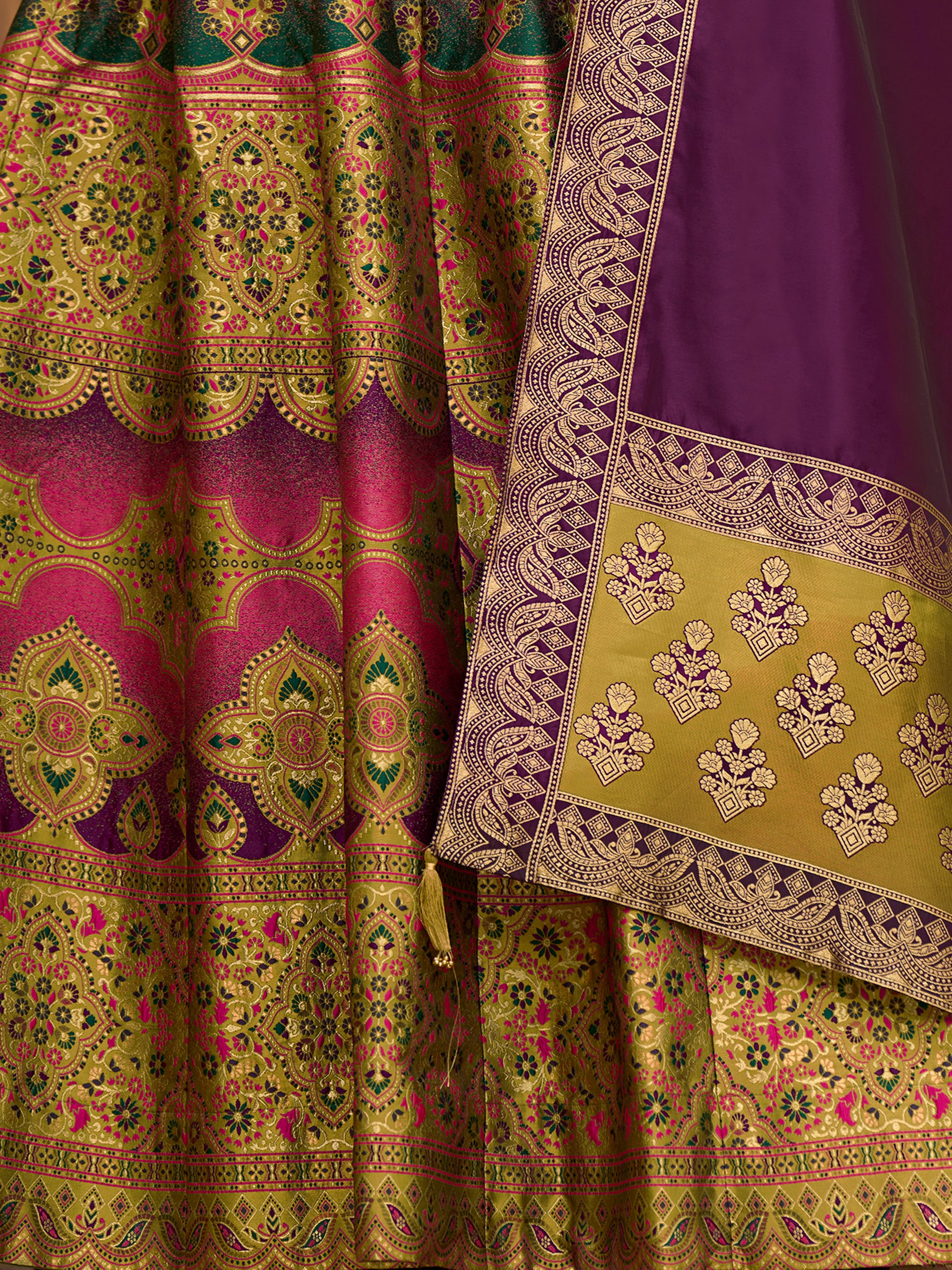 Women's Mehndi Kanjiwaram Lehengas