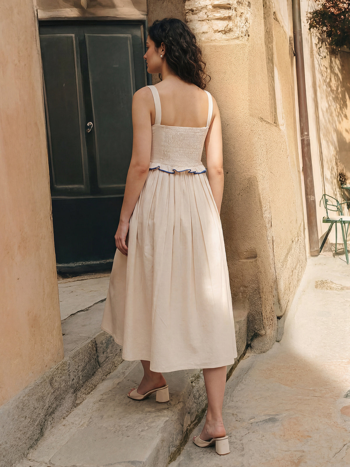 Fit & Flared Midi Sleeveless Square Solid Dress