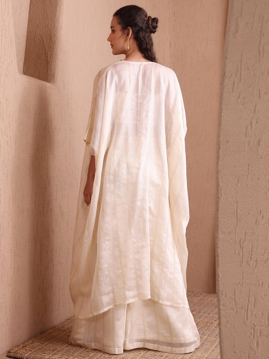 Women's Off White Pure Viscose Sweetheart Ethenic Co-Ords