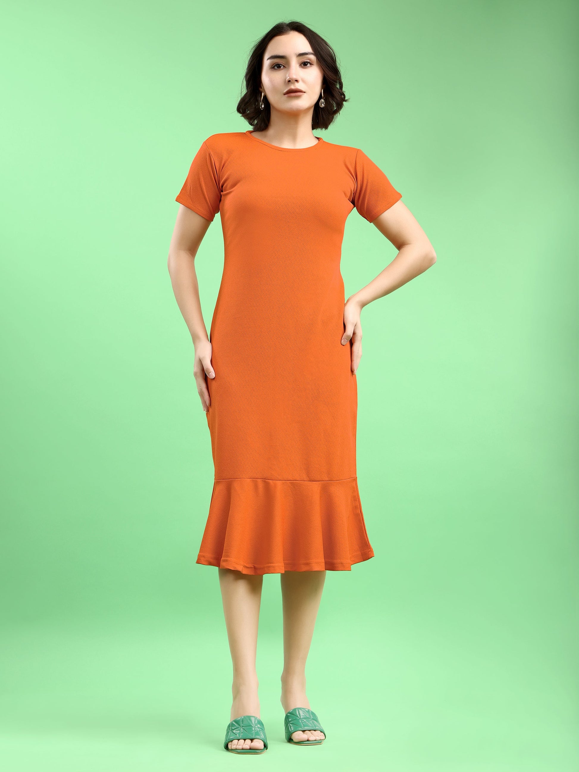 Bodycon Knee Length Regular Sleeves Round Neck Solid Dress