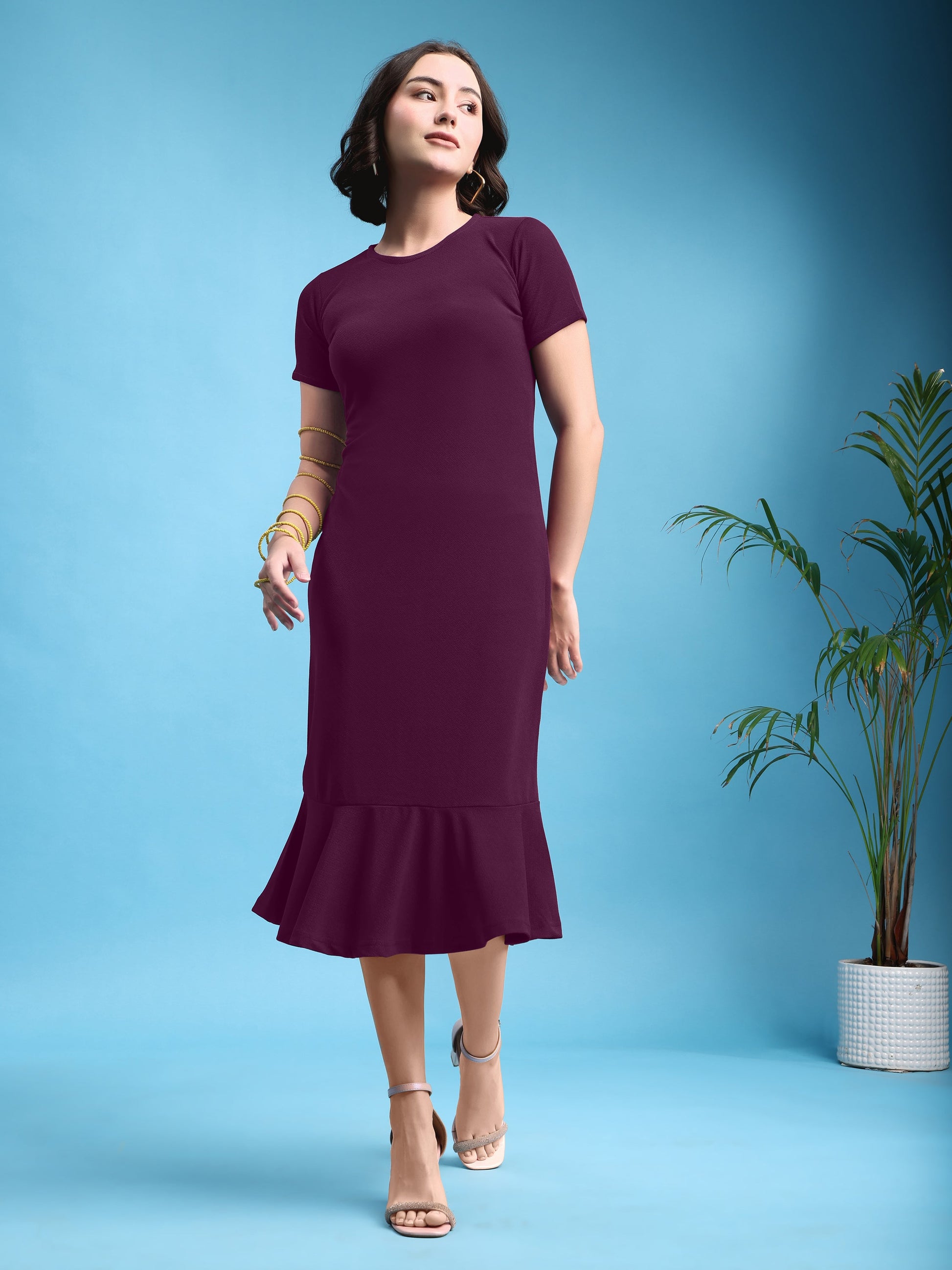 Bodycon Knee Length Regular Sleeves Round Neck Solid Dress