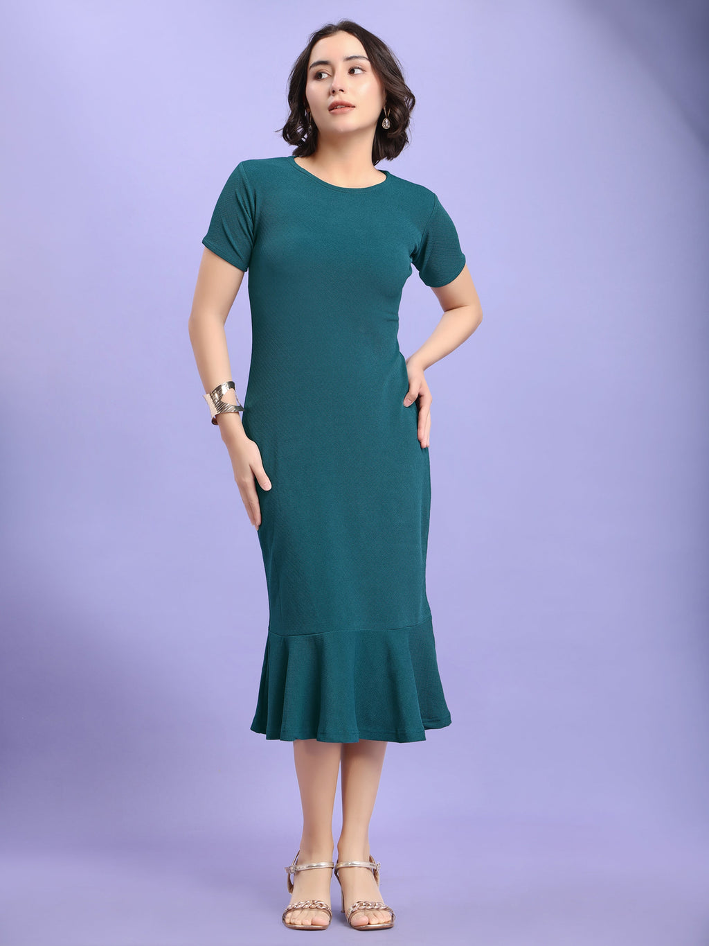 Bodycon Knee Length Regular Sleeves Round Neck Solid Dress