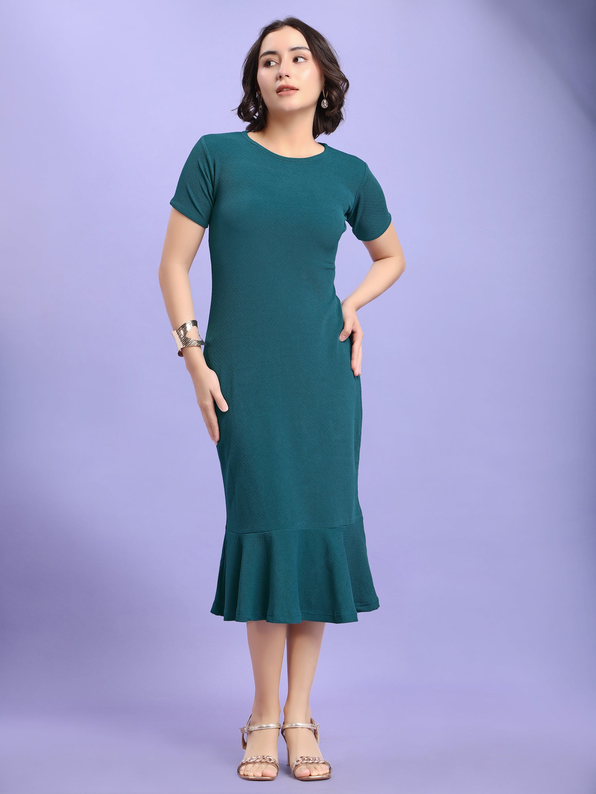 Bodycon Knee Length Regular Sleeves Round Neck Solid Dress