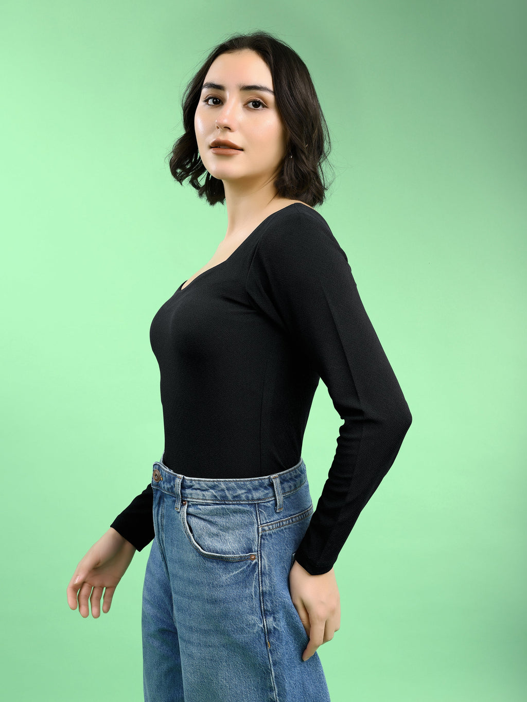 Women Fitted Tee Full Sleeve sweetheart Straight Solid Top