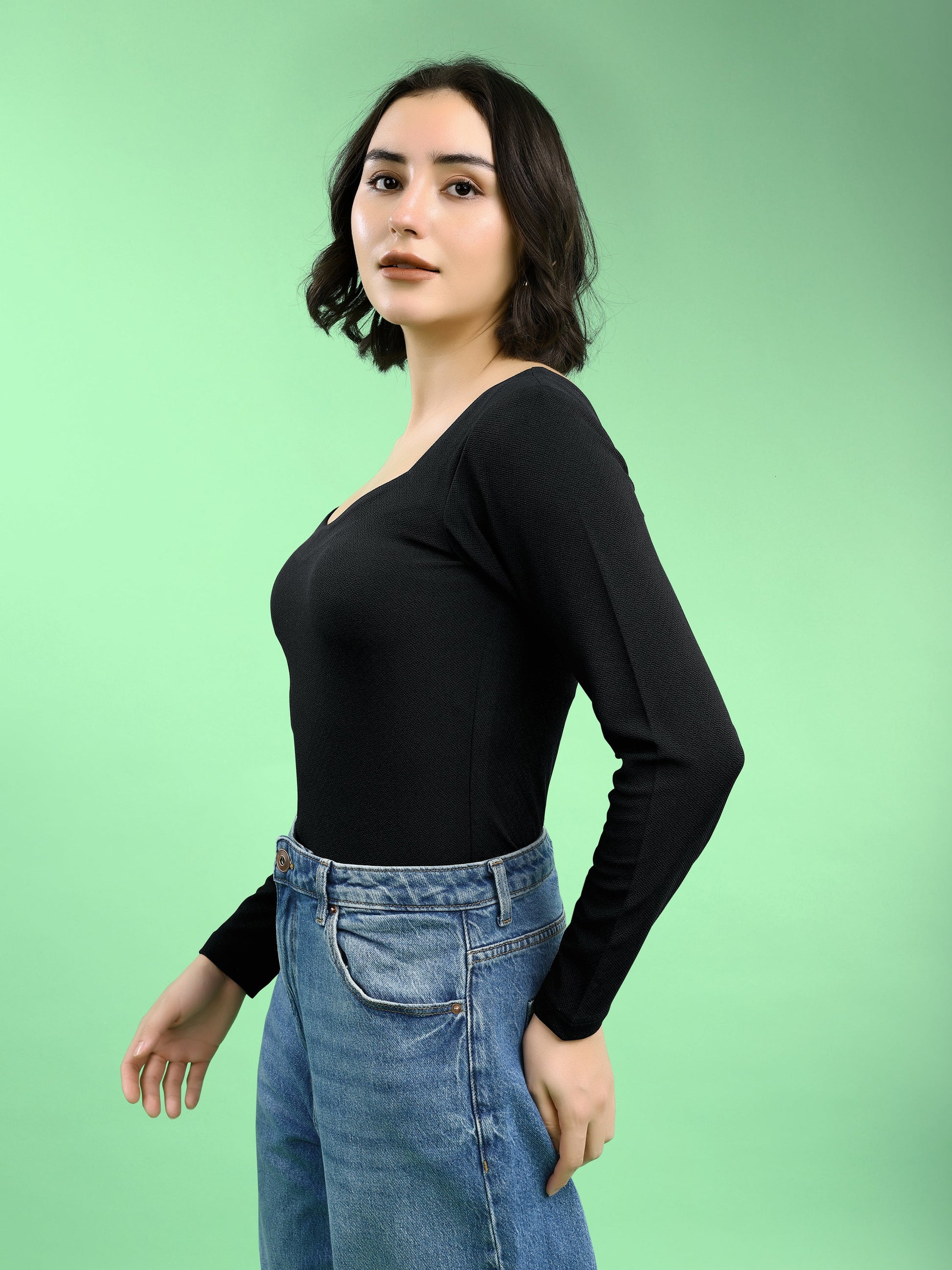 Women Fitted Tee Full Sleeve sweetheart Straight Solid Top