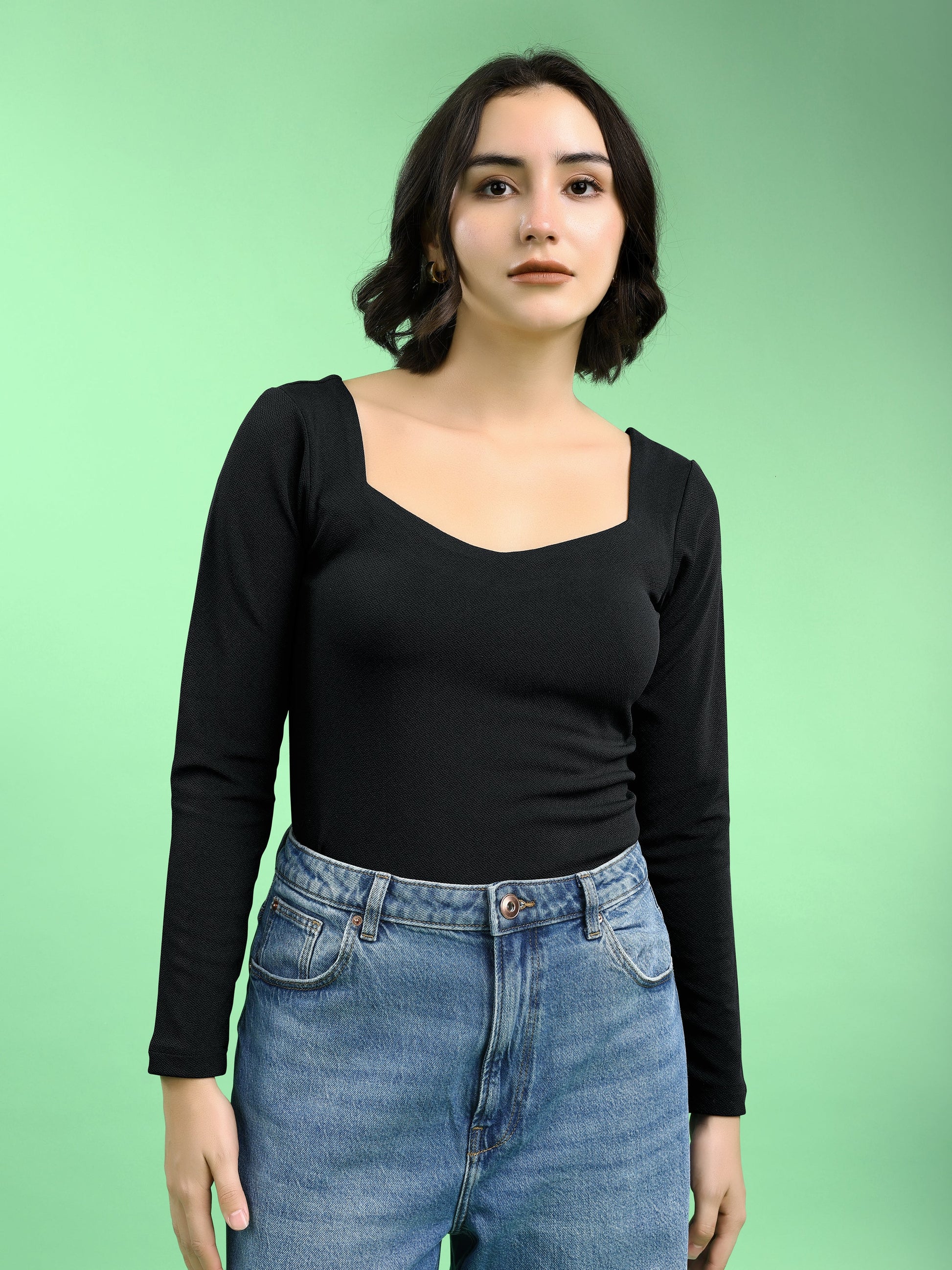 Women Fitted Tee Full Sleeve sweetheart Straight Solid Top