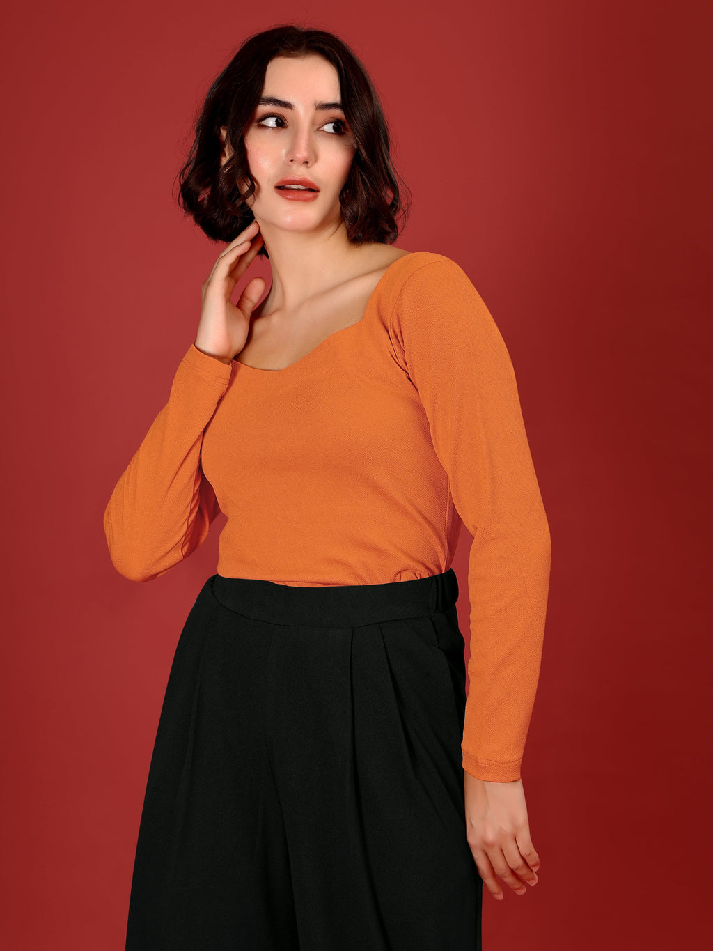 Women Fitted Tee Full Sleeve sweetheart Straight Solid Top