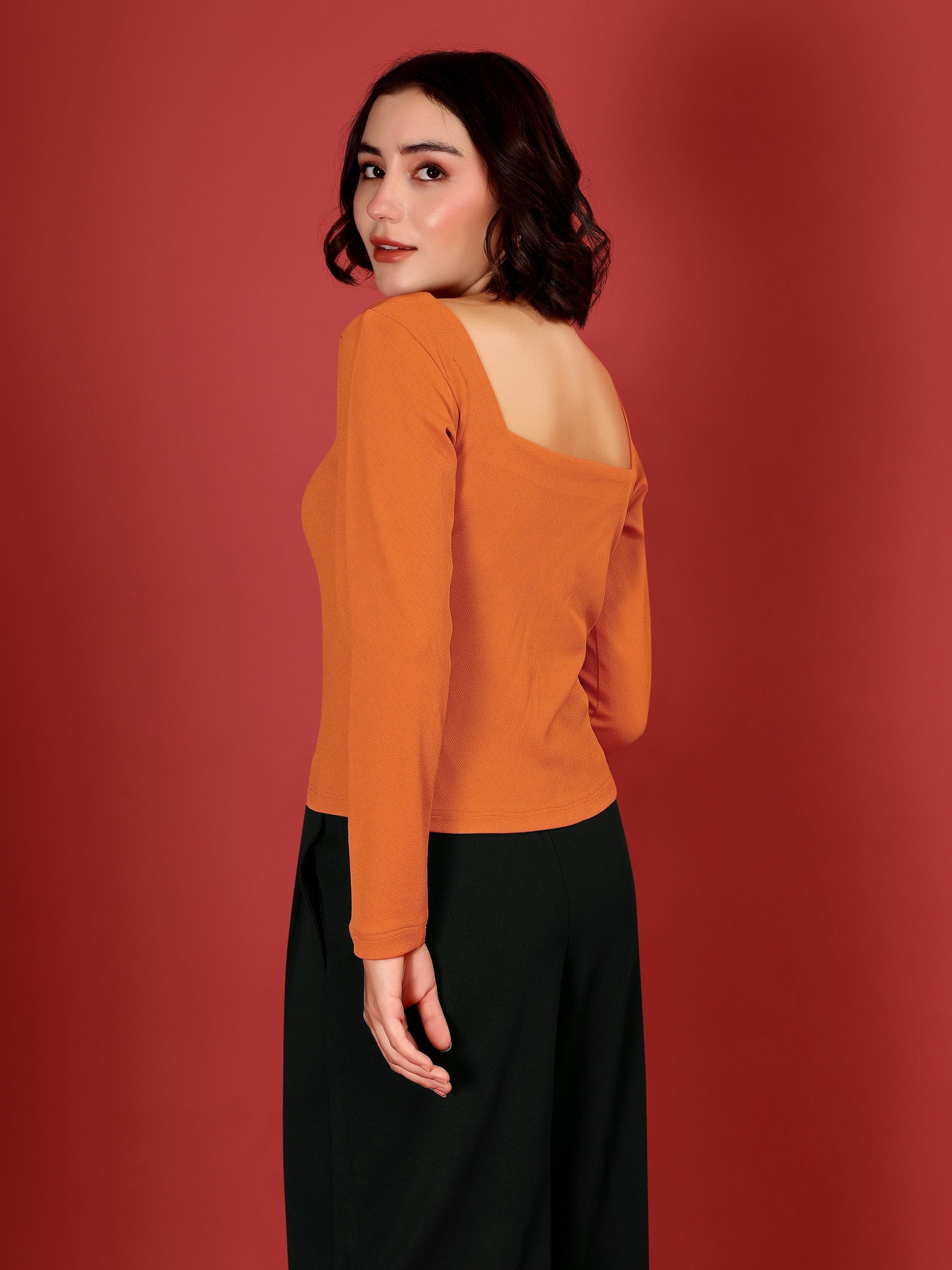 Women Fitted Tee Full Sleeve sweetheart Straight Solid Top