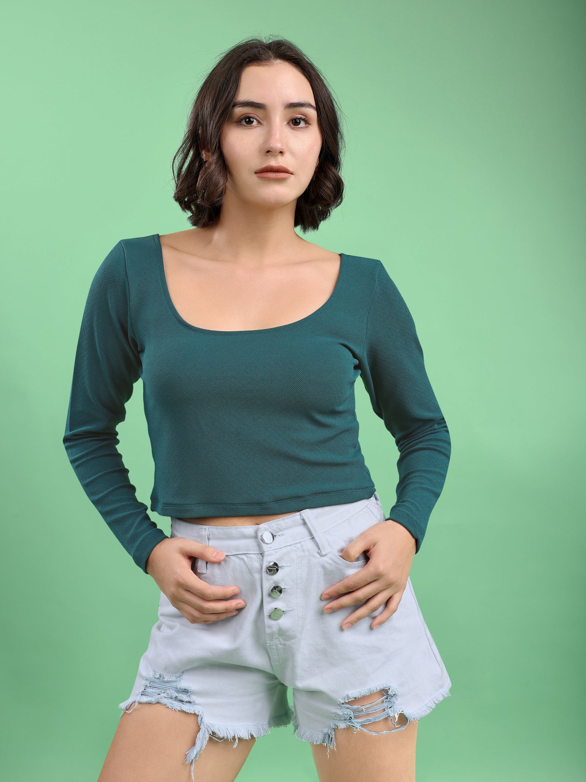 Women Slim Fit Full Sleeve Round Straight Solid Top