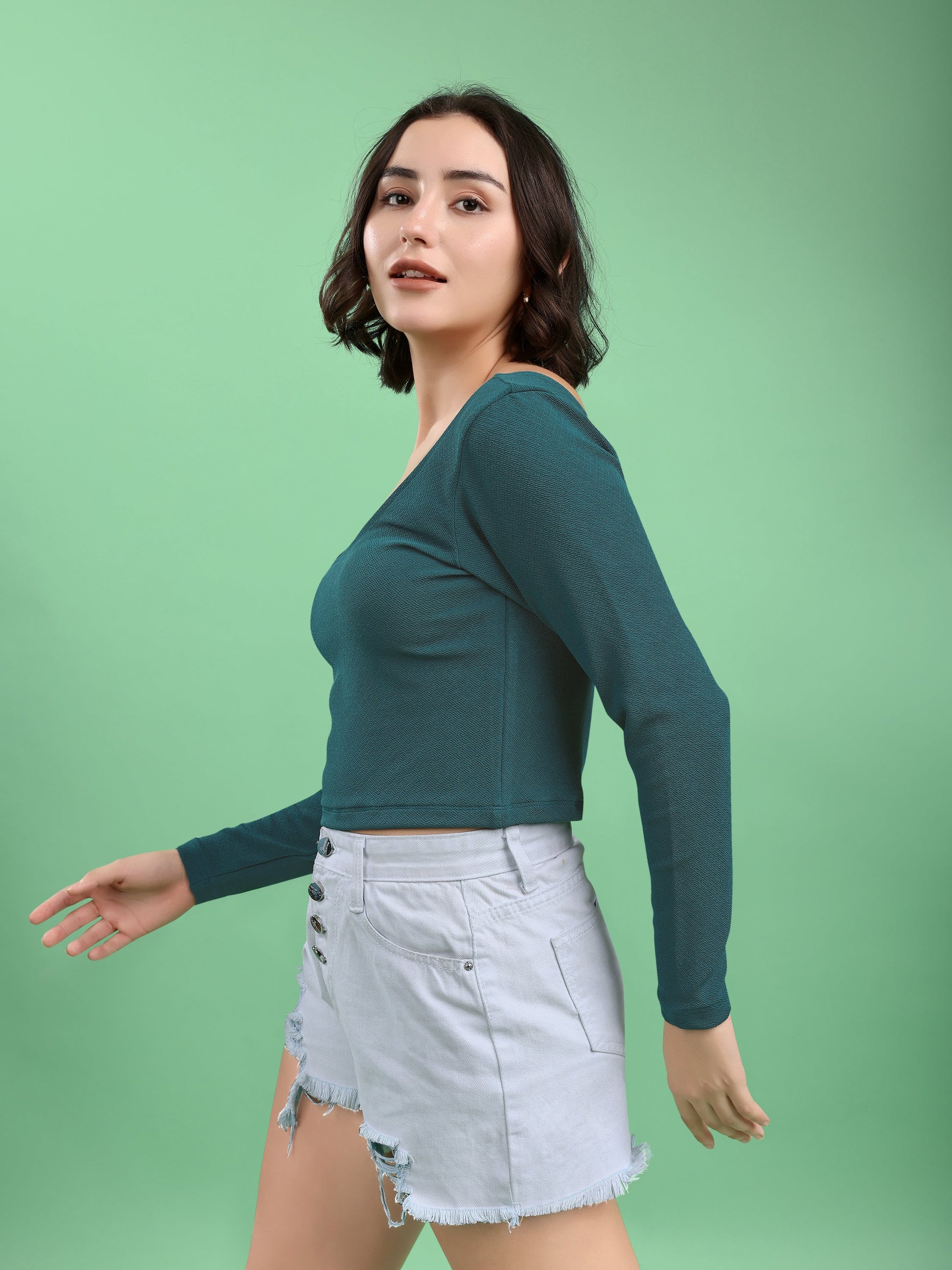 Women Slim Fit Full Sleeve Round Straight Solid Top