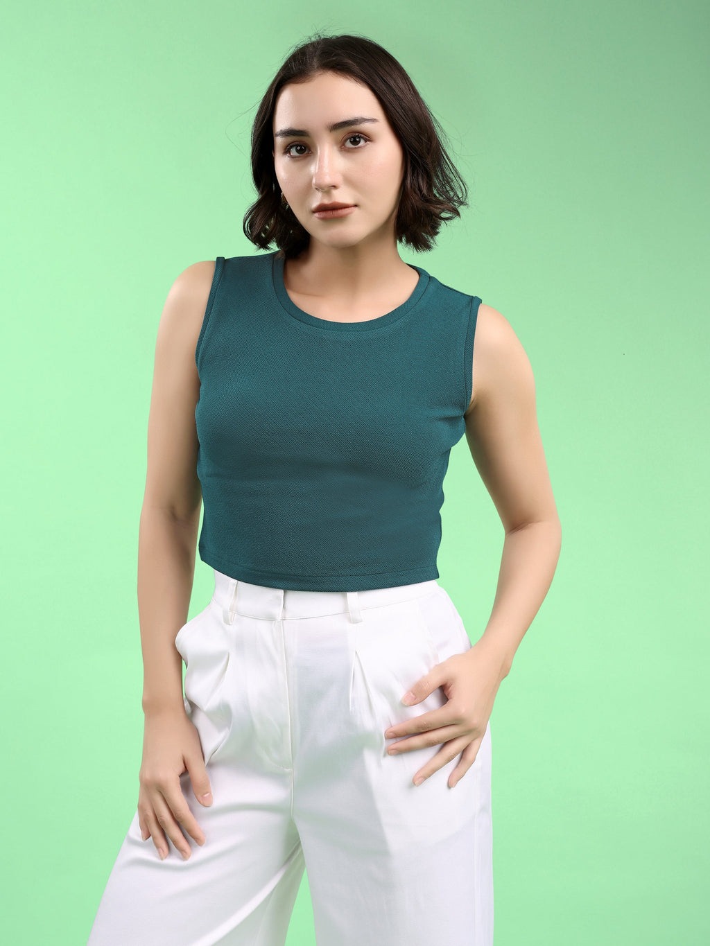 Women Crop Top Sleeveless Round Straight Solid Top