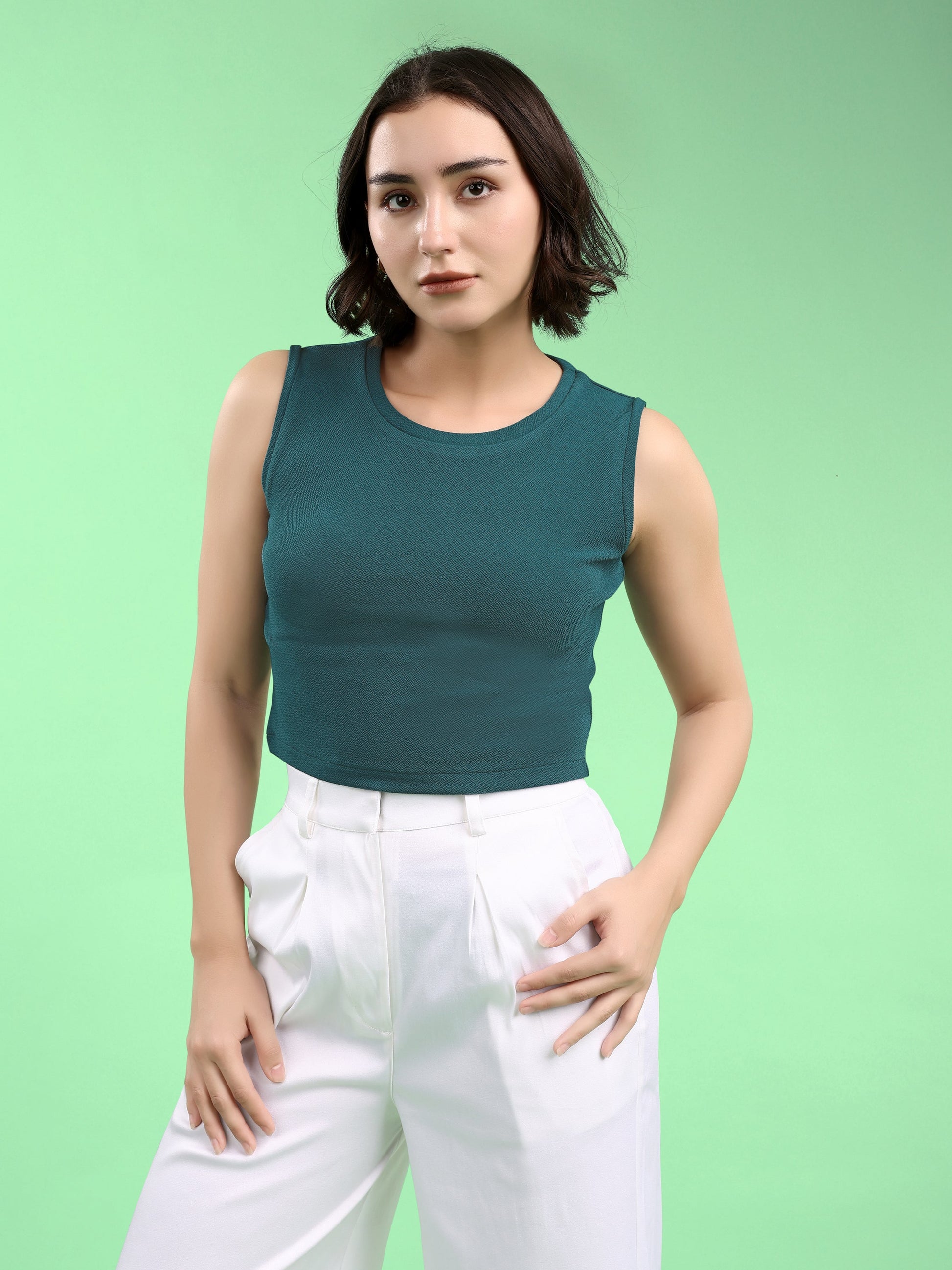 Women Crop Top Sleeveless Round Straight Solid Top