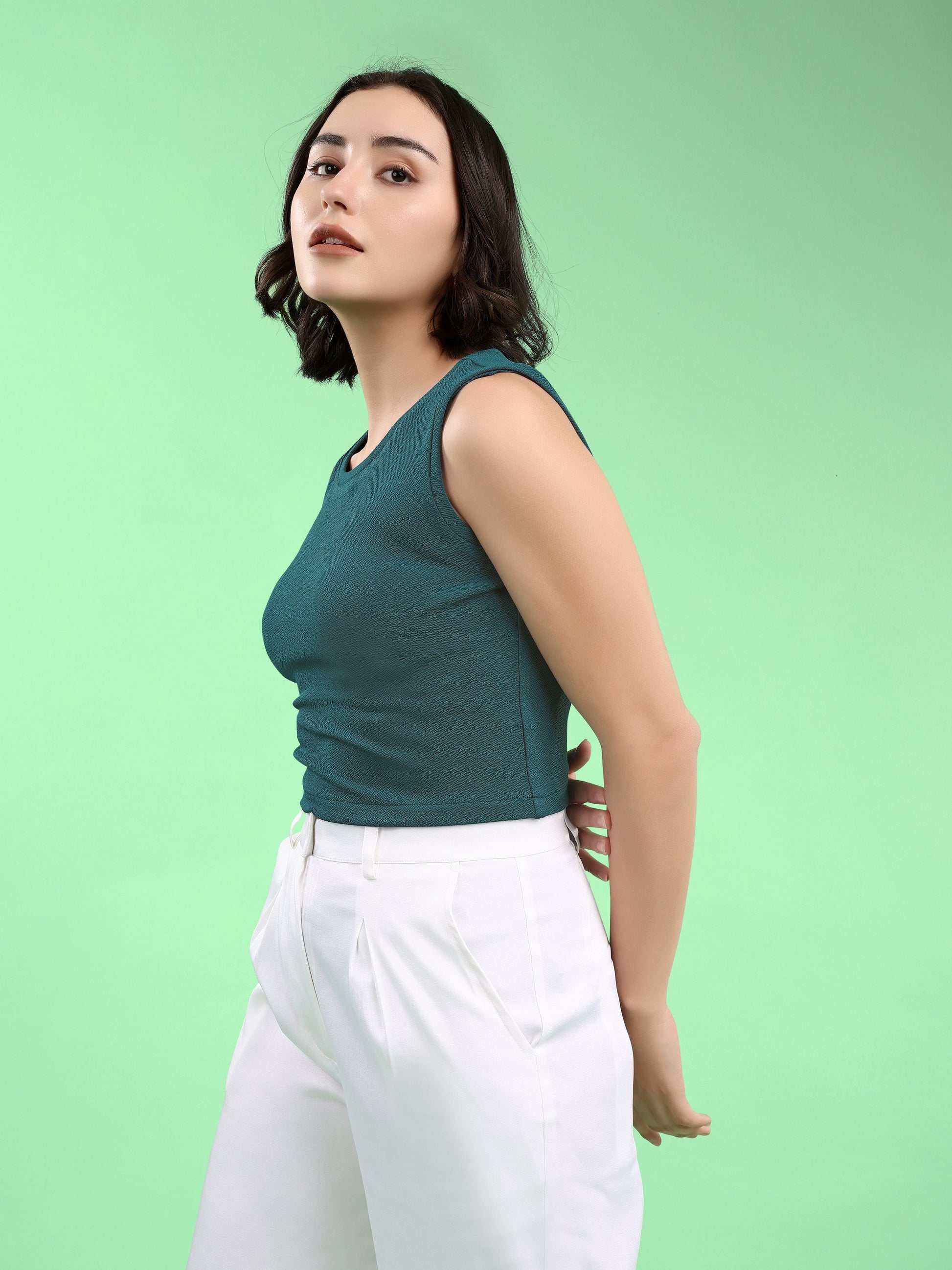 Women Crop Top Sleeveless Round Straight Solid Top