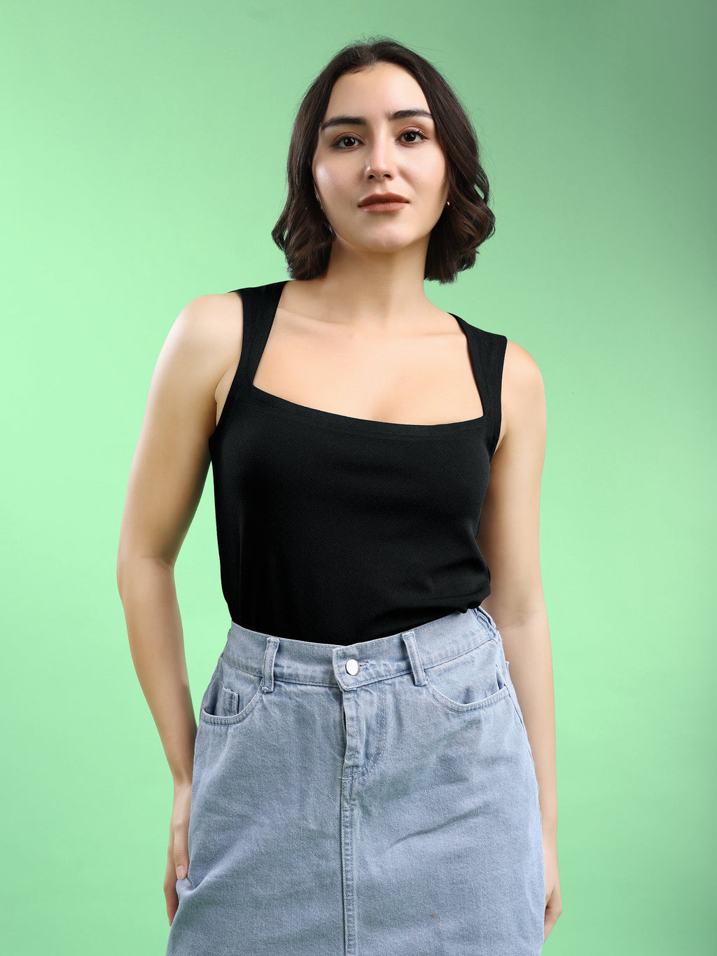Sleeveless Straight Solid Top