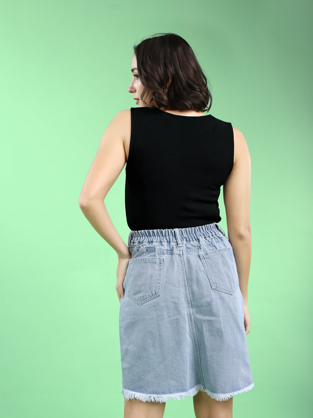 Sleeveless Straight Solid Top