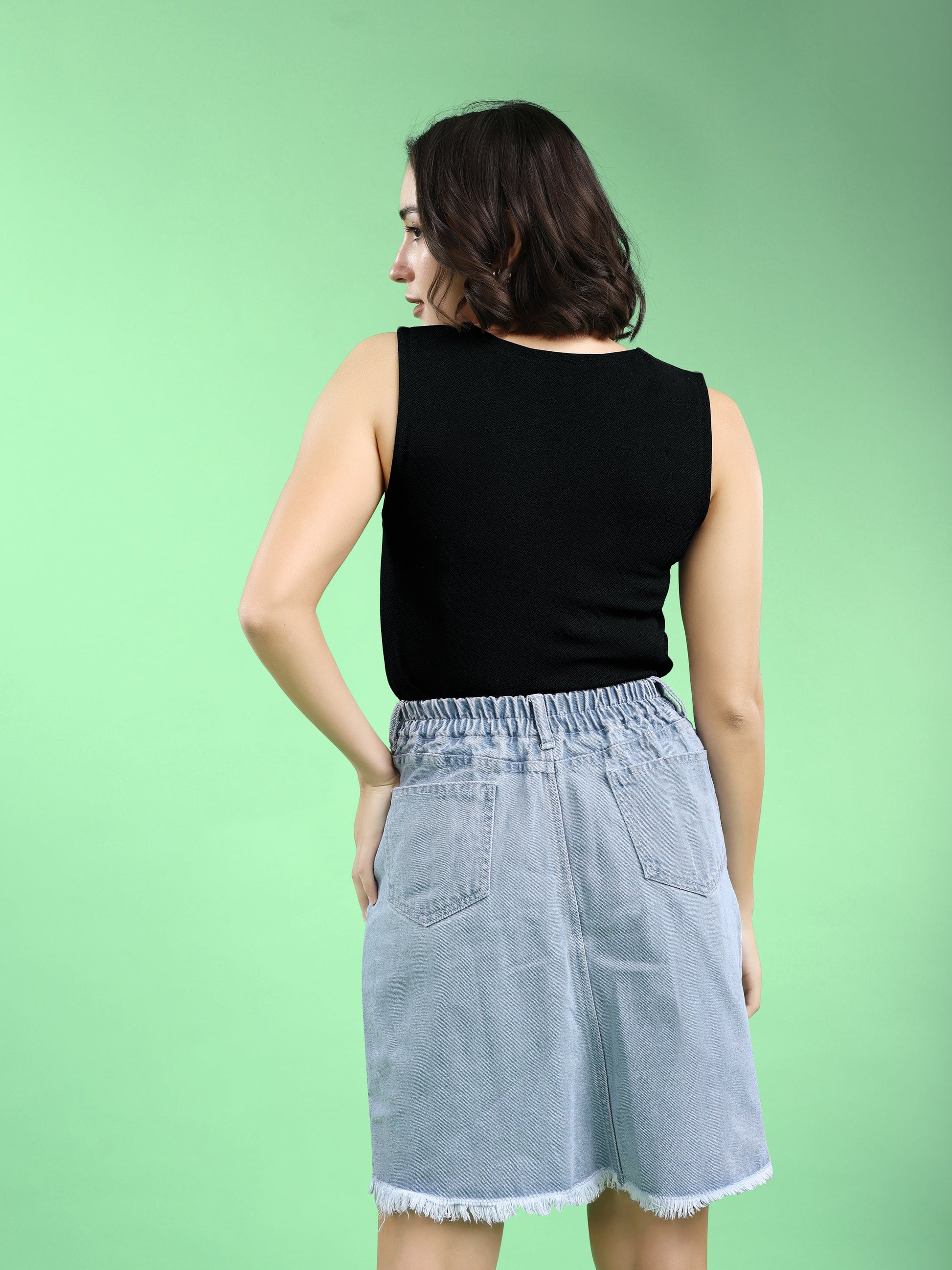Sleeveless Straight Solid Top