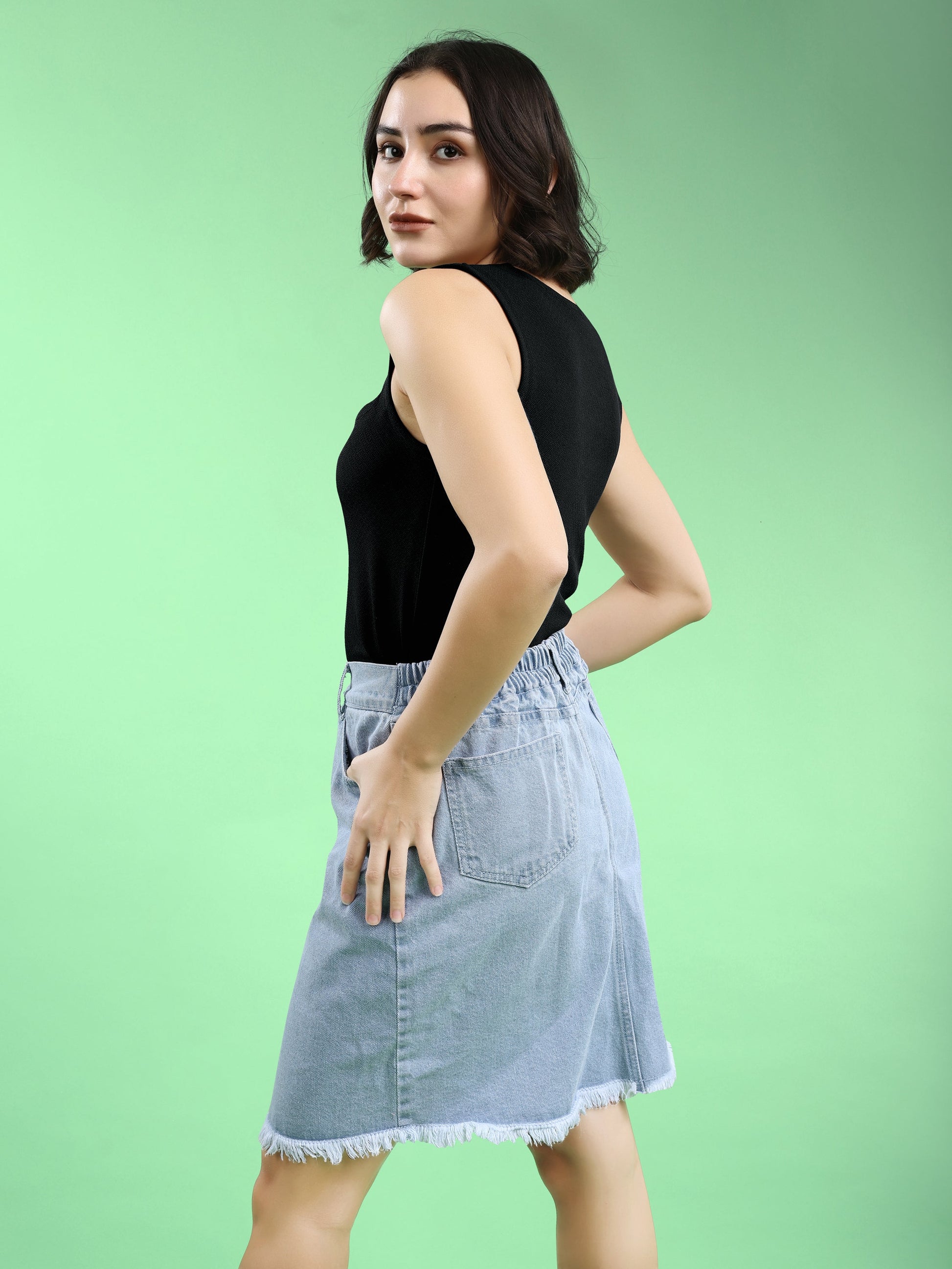 Sleeveless Straight Solid Top