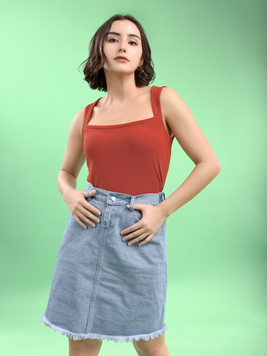 Sleeveless Straight Solid Top