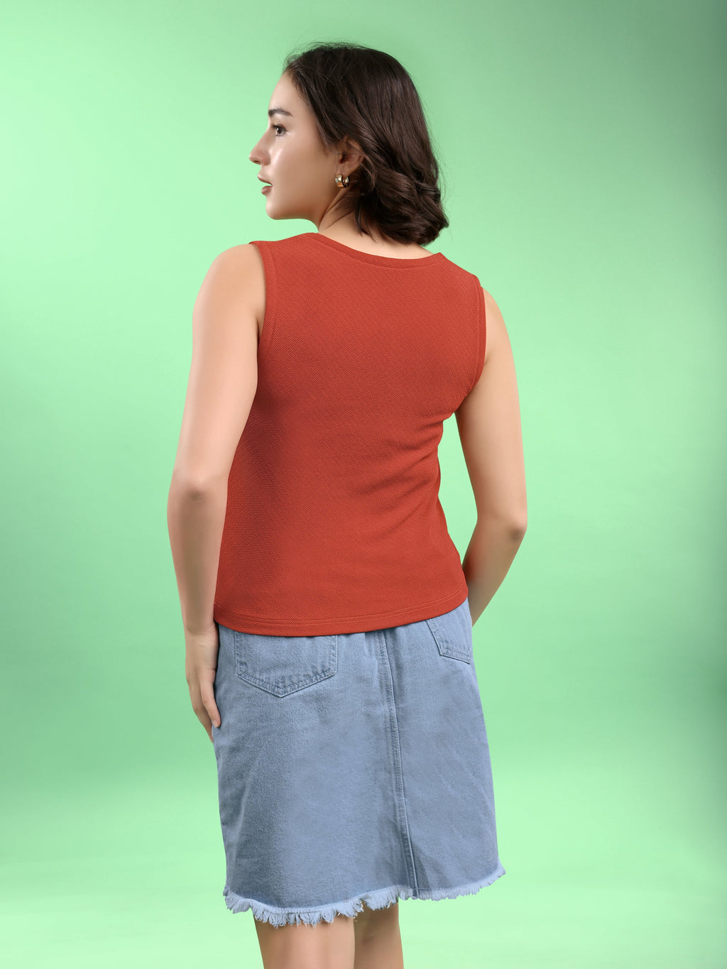 Sleeveless Straight Solid Top