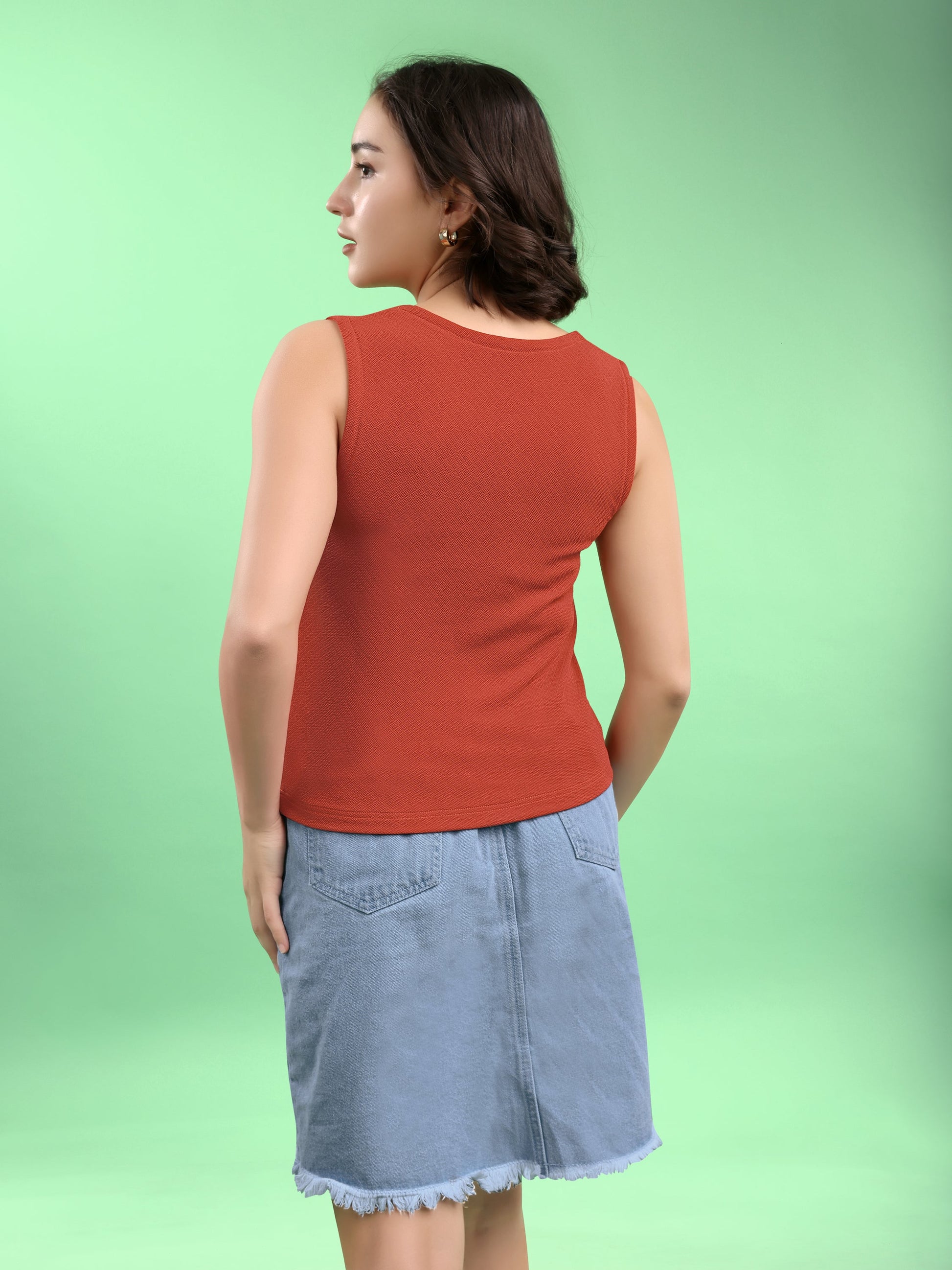 Sleeveless Straight Solid Top