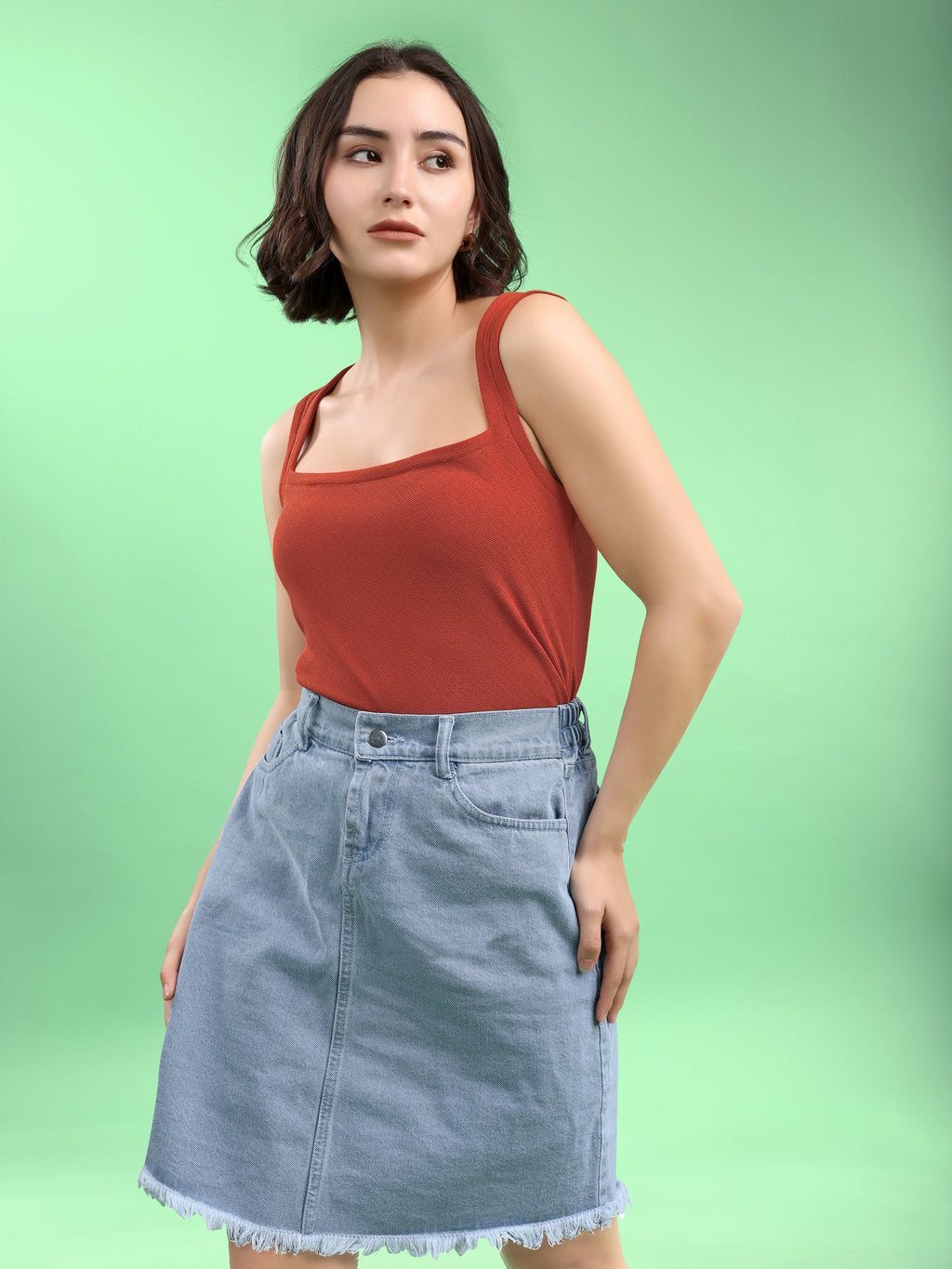 Sleeveless Straight Solid Top