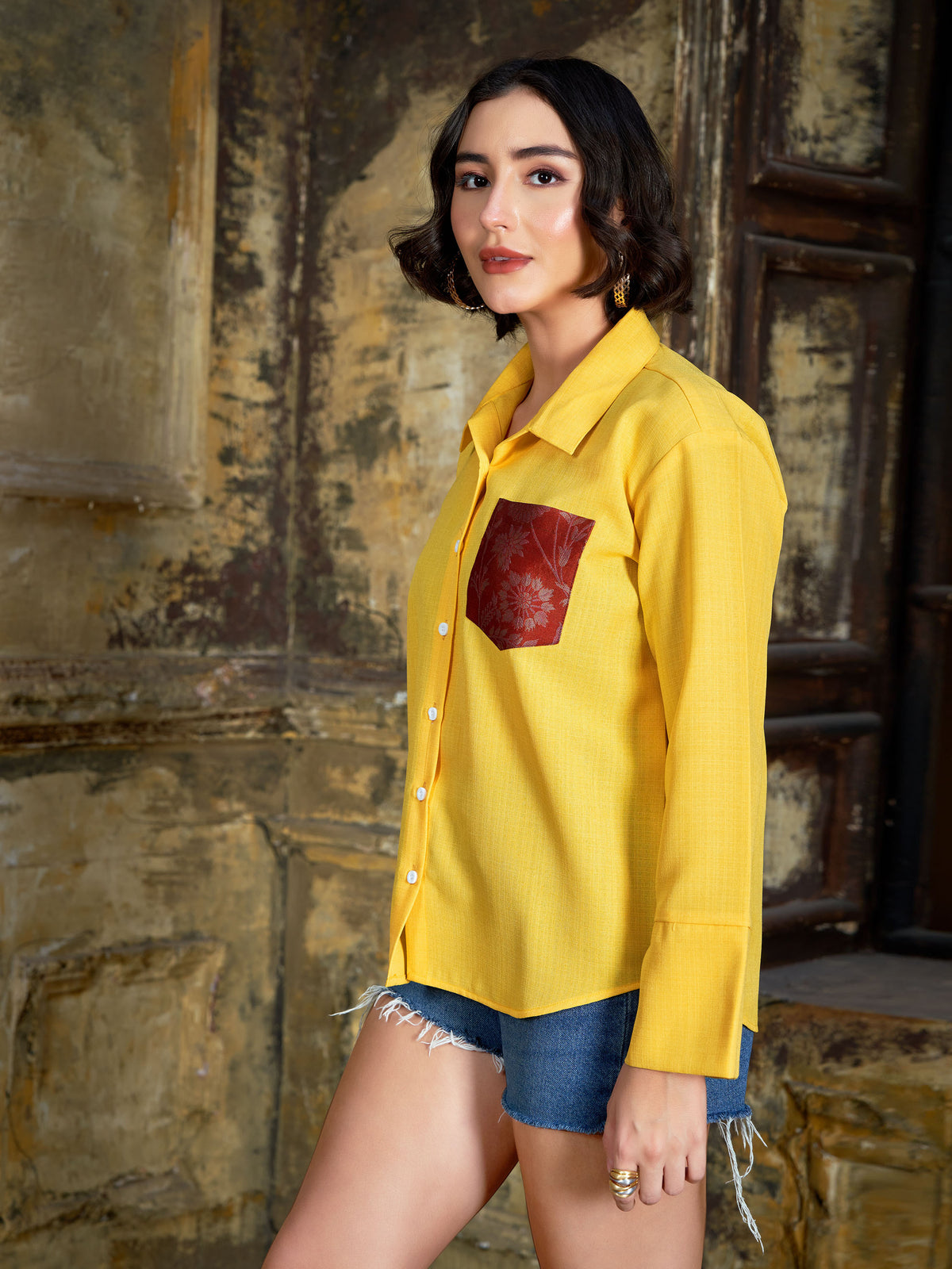 YELLOW
