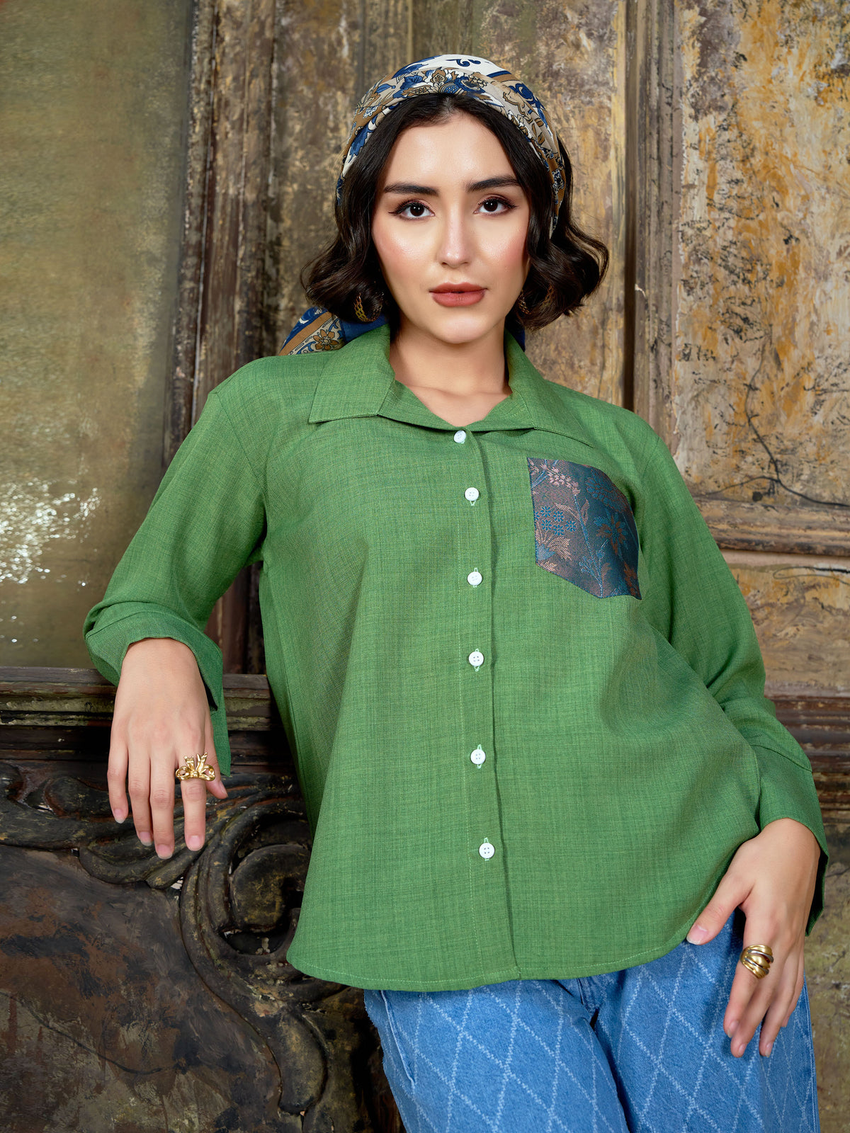 GREEN