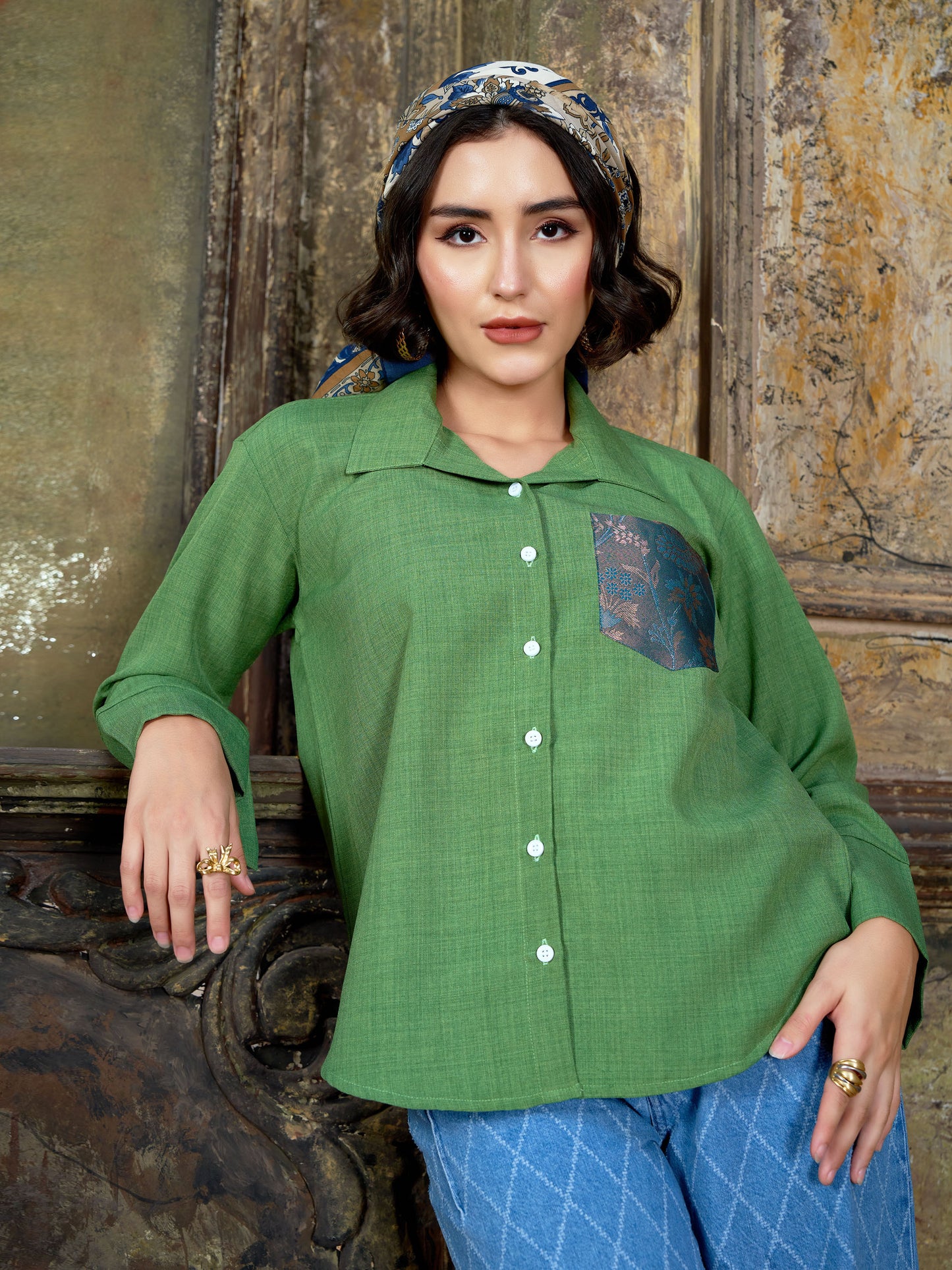 GREEN