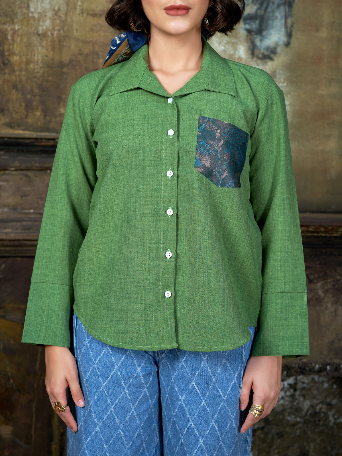 GREEN