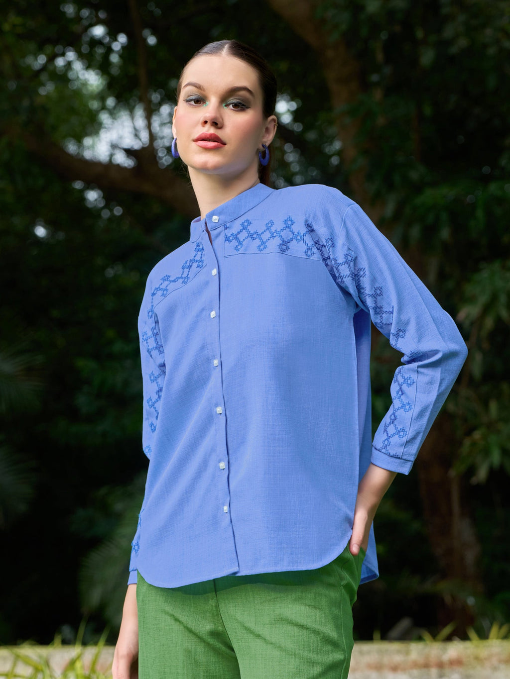 Women Shirt Style Stylished Mandarin Collar Emblished Round Embroidary Top