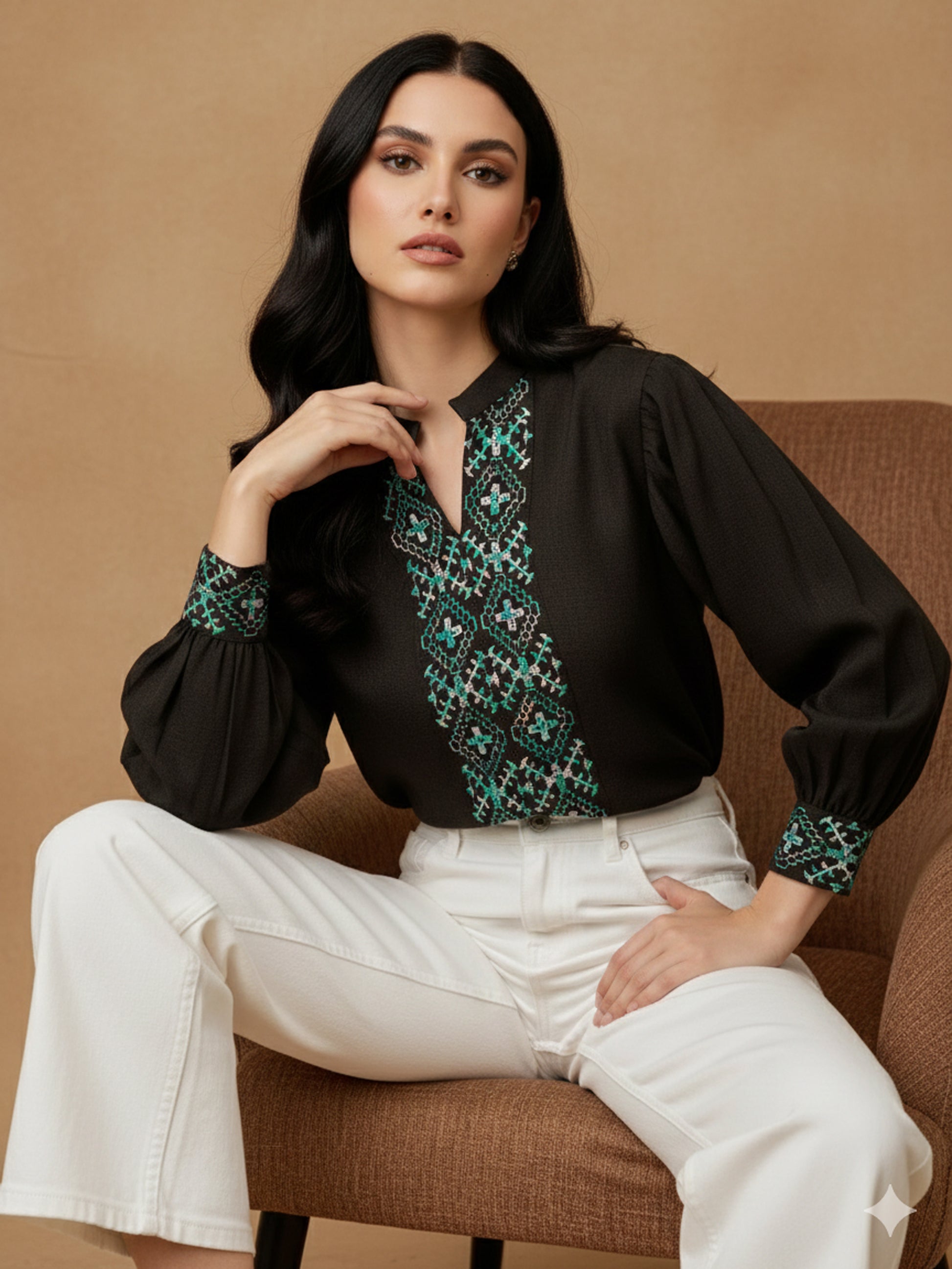 Sleeveless Embroidary Shirt