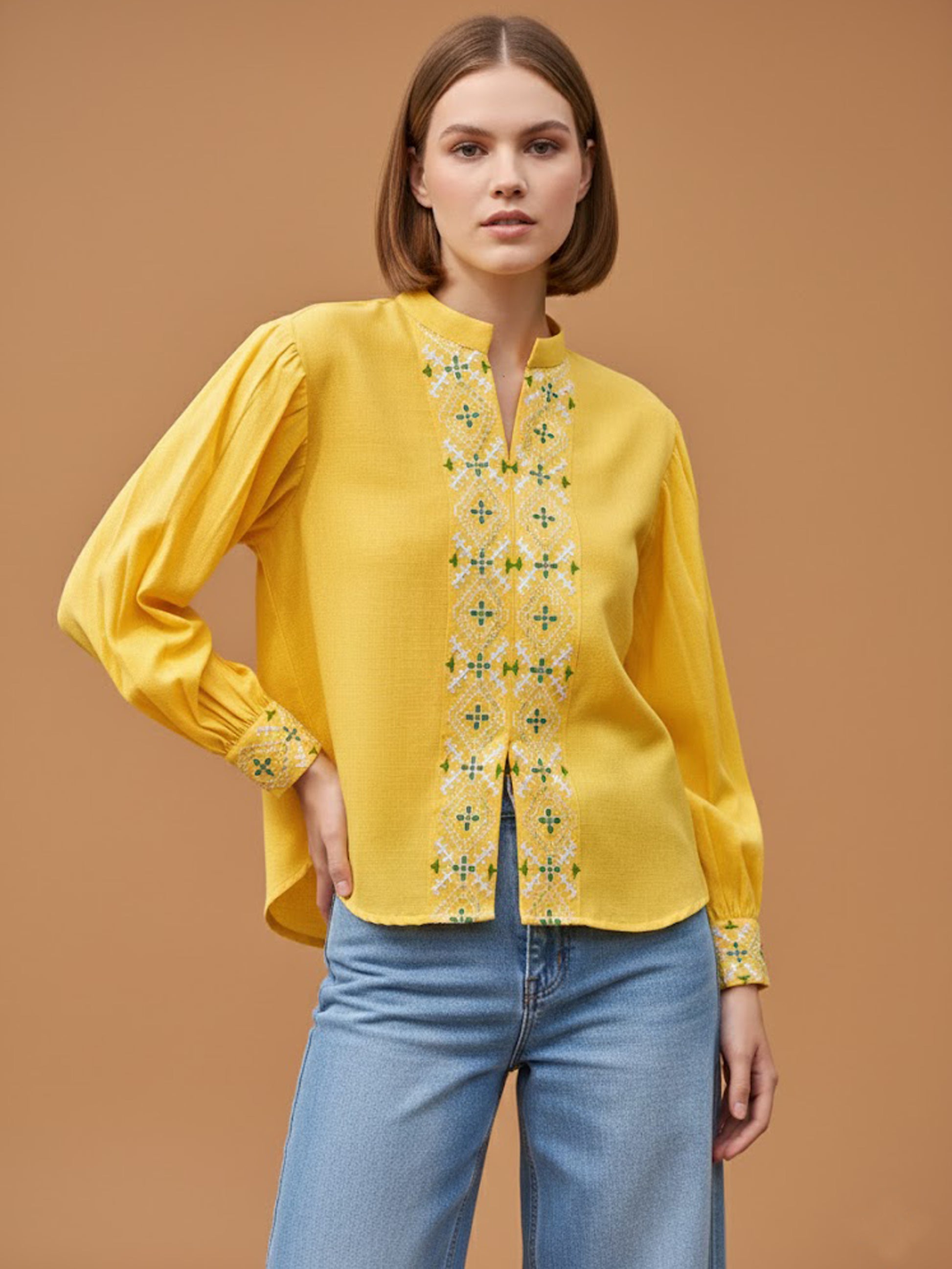 Sleeveless Embroidary Shirt