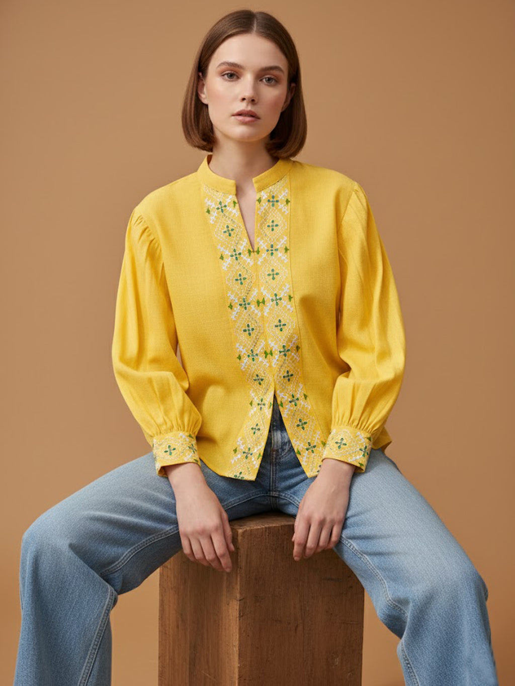 Sleeveless Embroidary Shirt