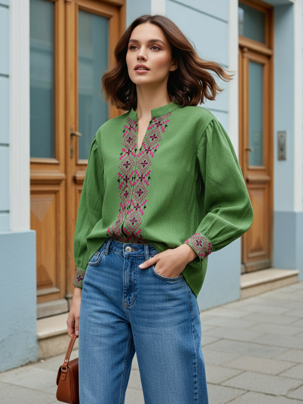 Sleeveless Embroidary Shirt