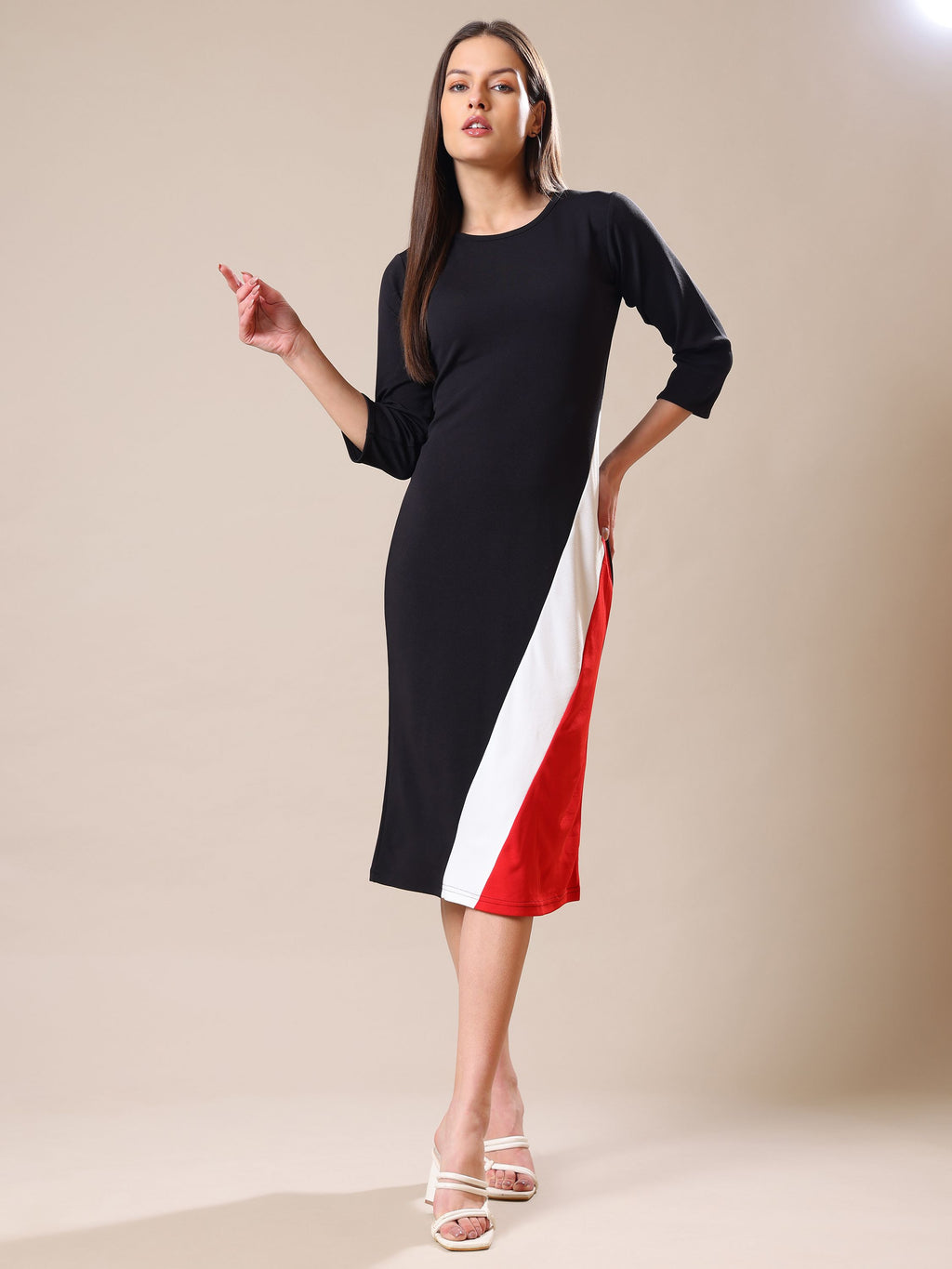 Women's Round Neck Bodycone Solid Print Red Dress