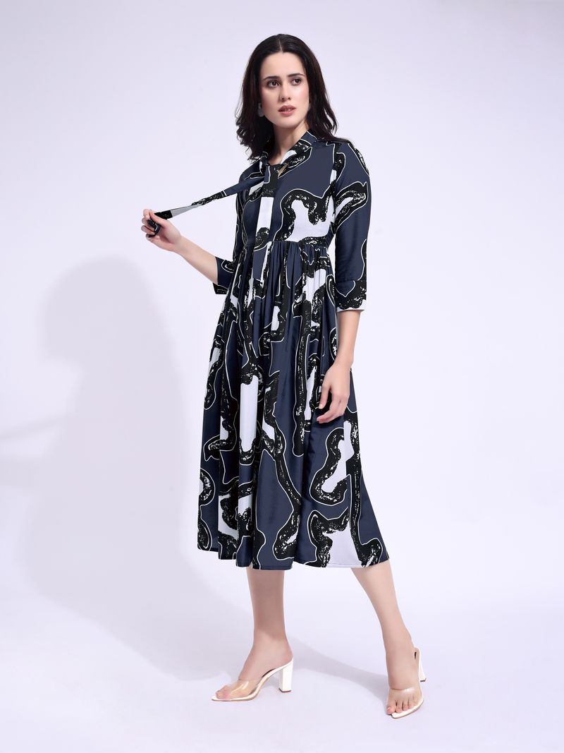 Women's Navy Blue Fit & Flared Midi Regular Sleevee Dress