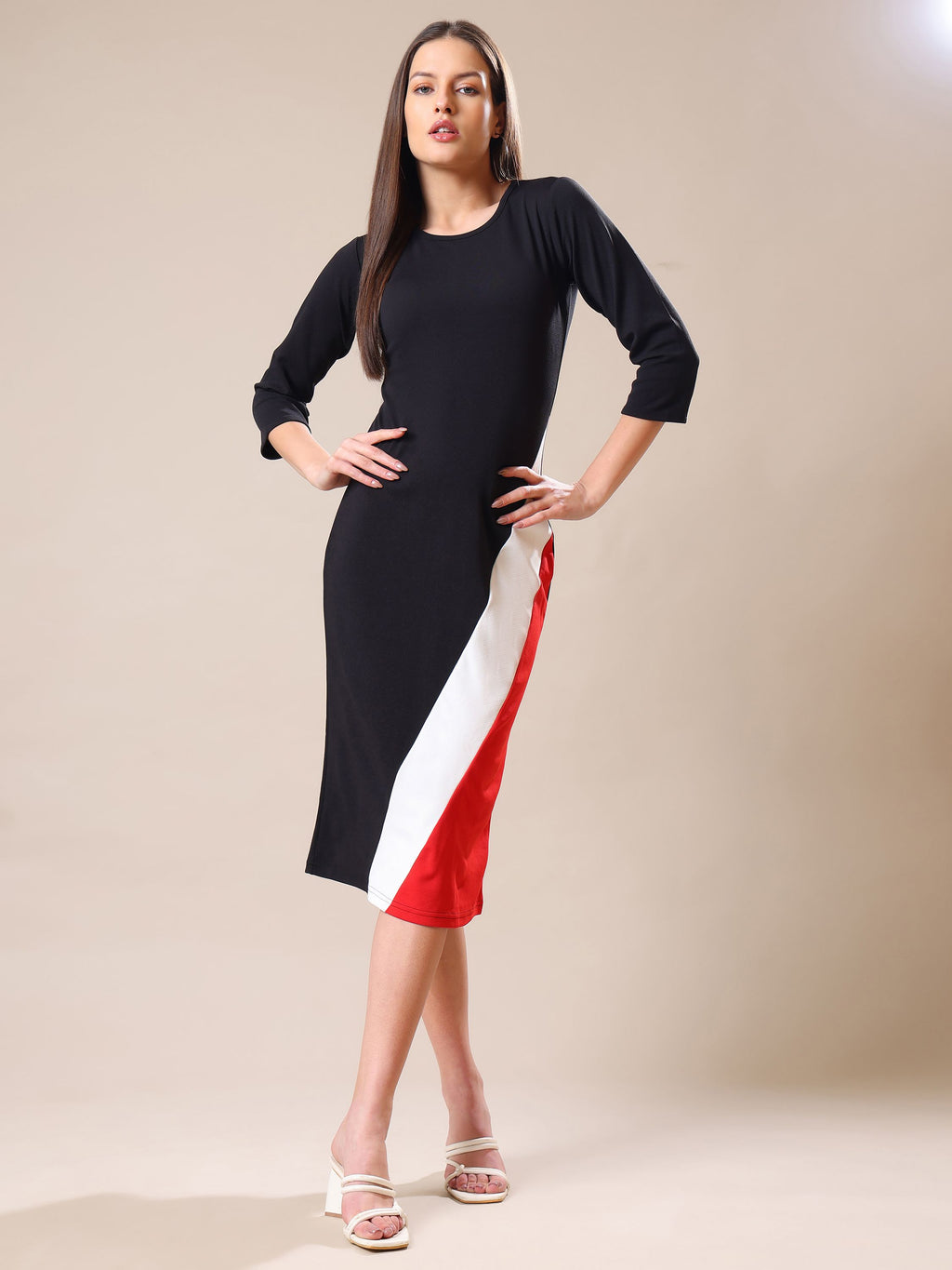 Women's Round Neck Bodycone Solid Print Red Dress