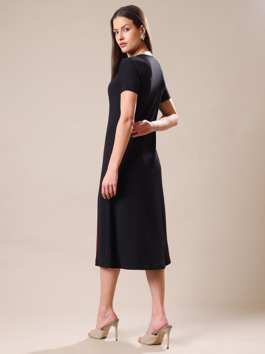 Women's Round Neck Short Sleeve Black Dress