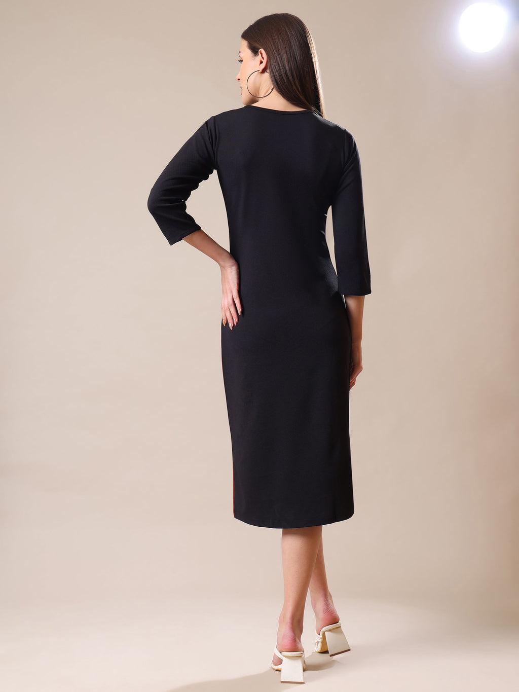 Women's Round Neck Bodycone Solid Print Brown Dress