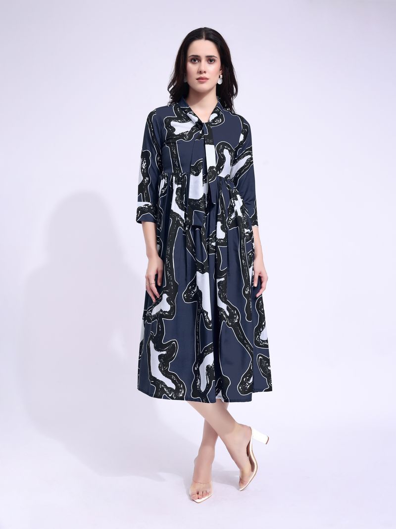 Women's Navy Blue Fit & Flared Midi Regular Sleevee Dress