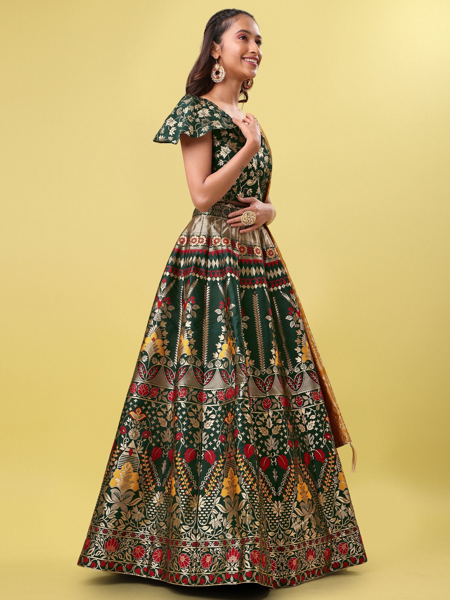 Women Green Embellished  Lehenga