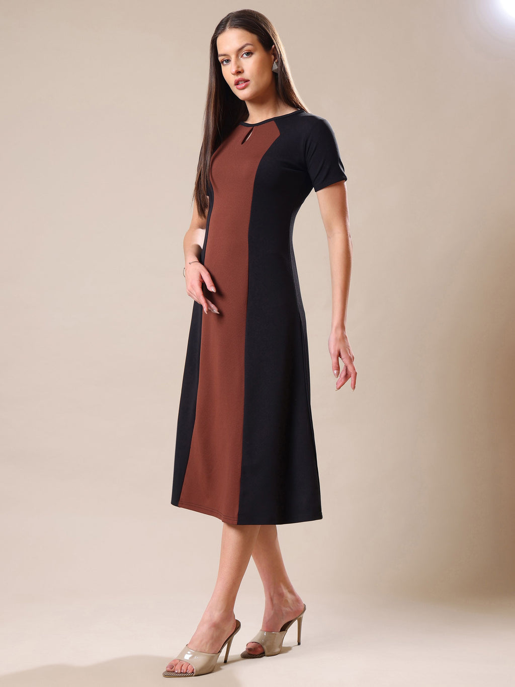 Women's Round Neck Short Sleeve Black Dress