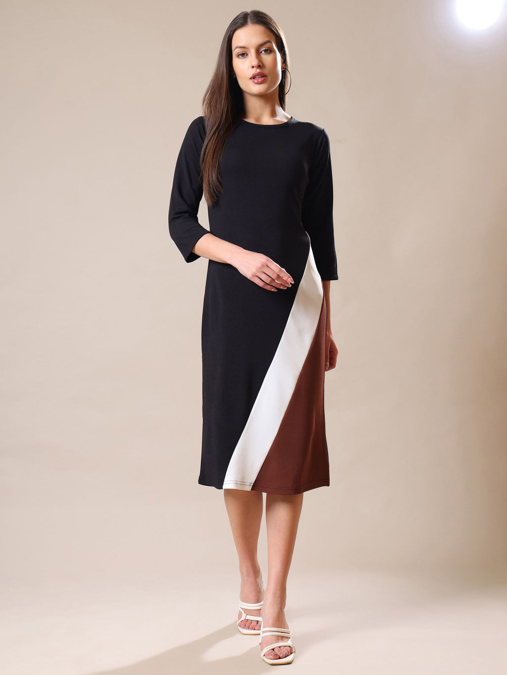 Women's Round Neck Bodycone Solid Print Brown Dress